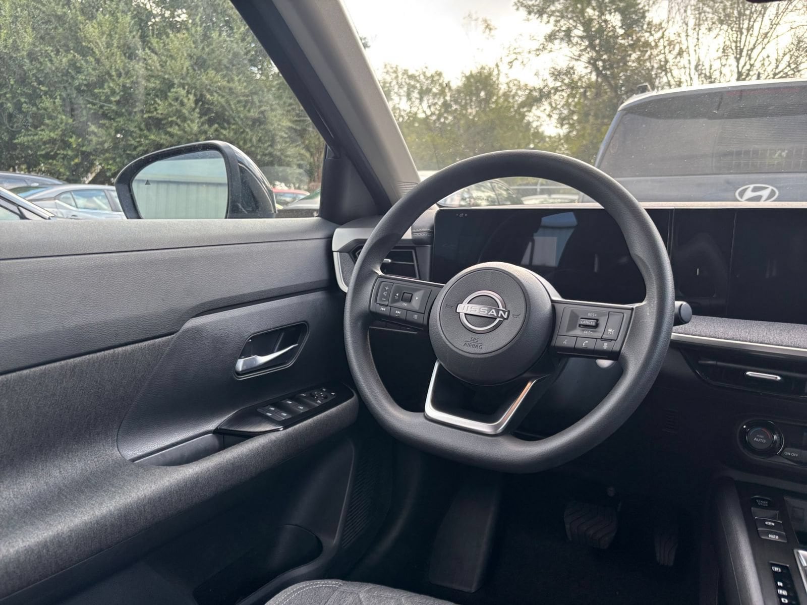 Thumbnail: 2026 Nissan Kicks - 33