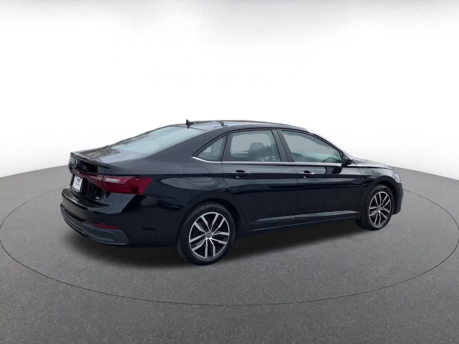 Thumbnail: 2025 Volkswagen Jetta - 14