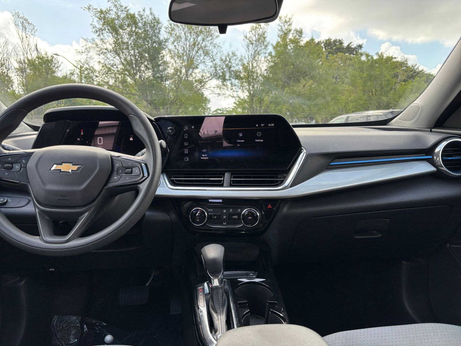Thumbnail: 2025 Chevrolet Trax - 17