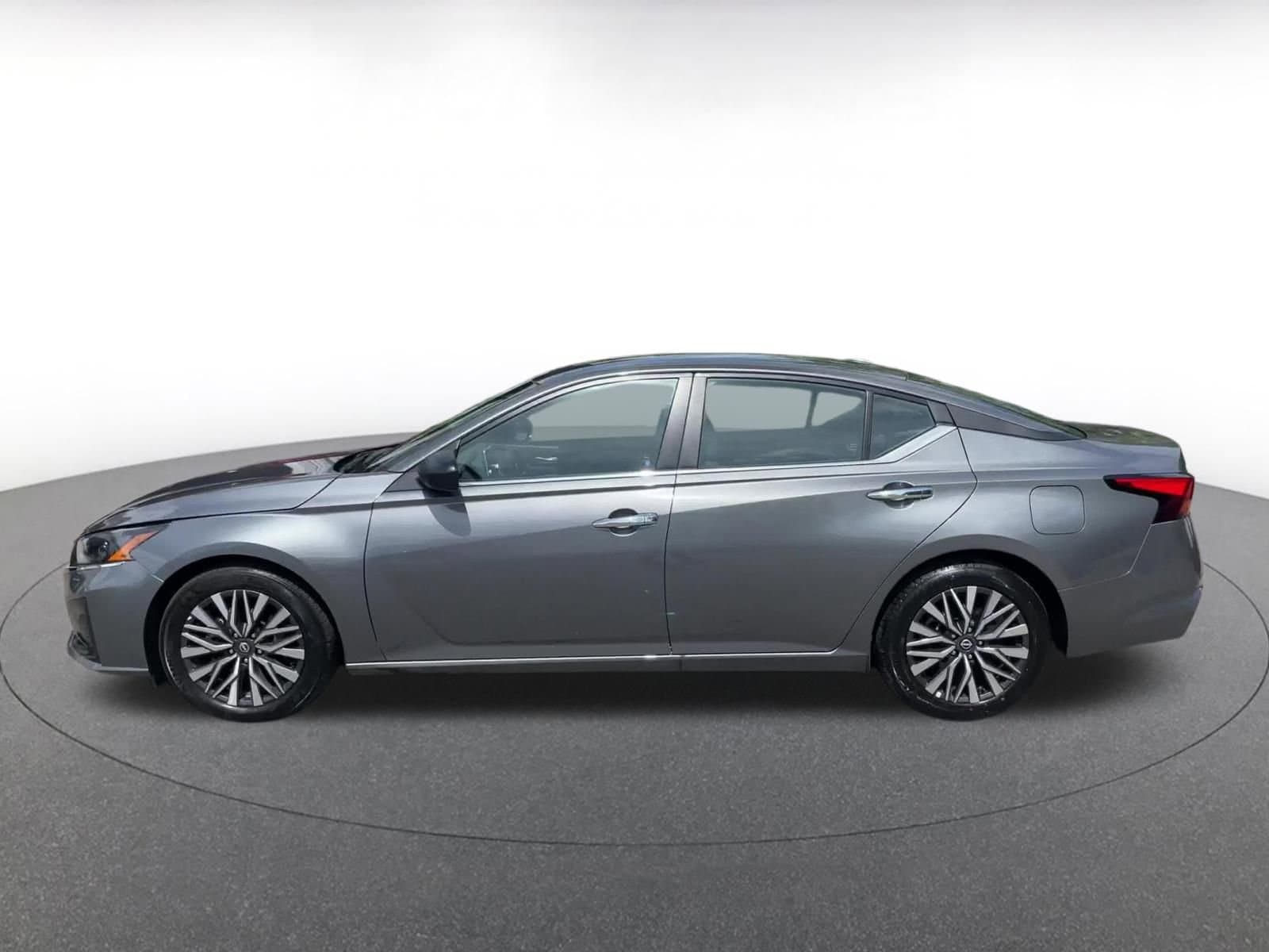 Thumbnail: 2025 Nissan Altima - 8