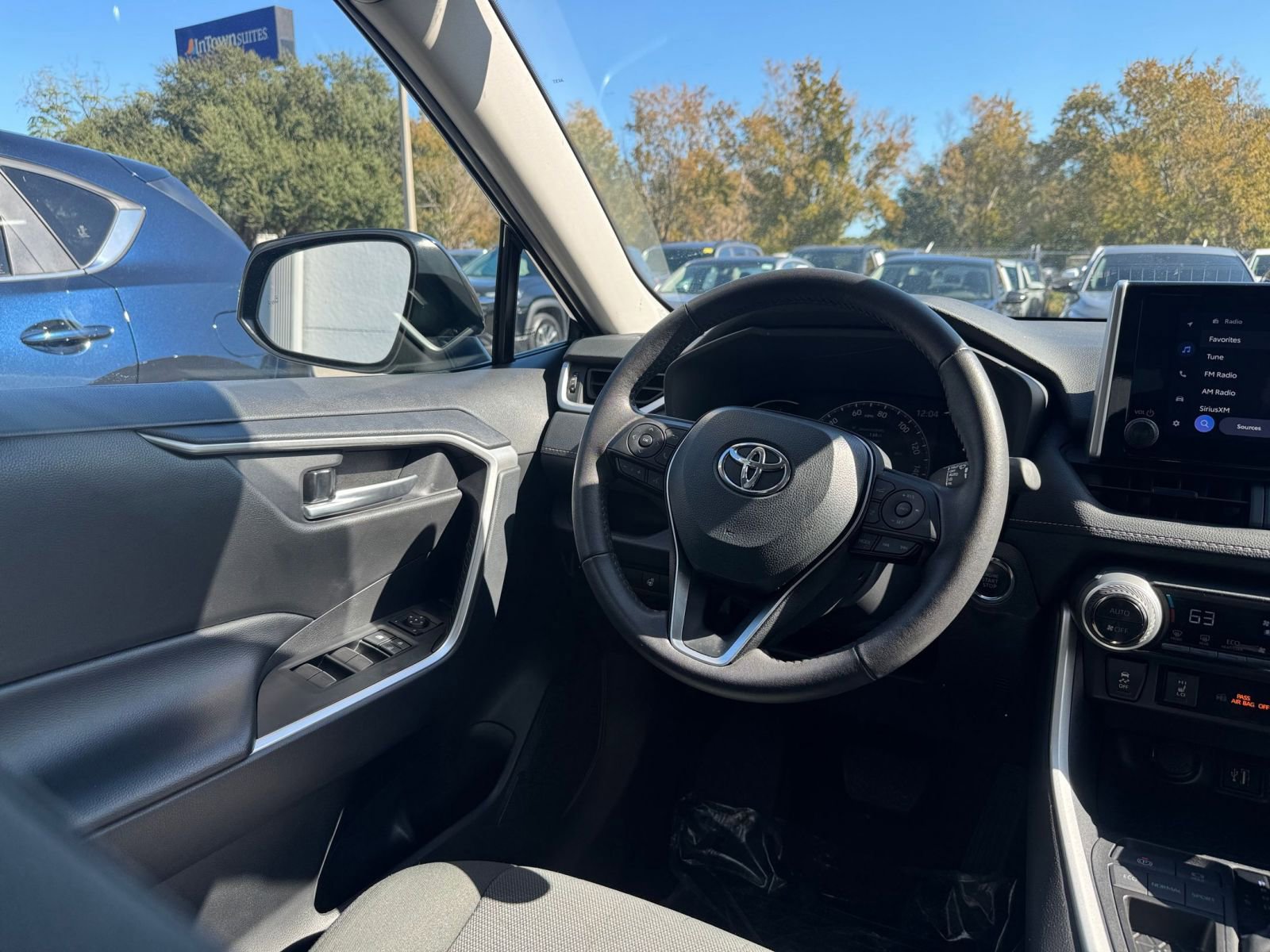 Thumbnail: 2025 Toyota RAV4 - 34