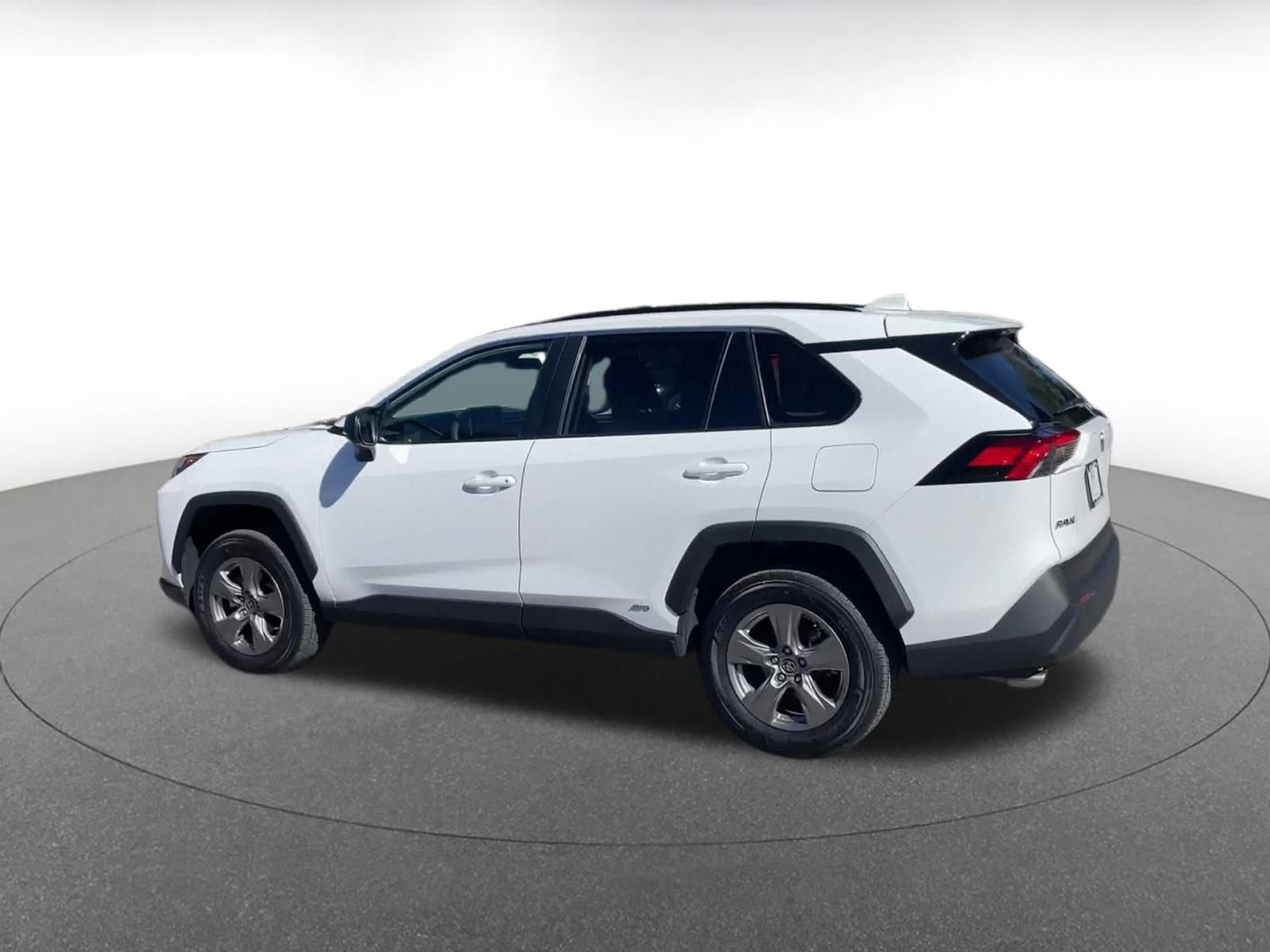 Thumbnail: 2025 Toyota RAV4 - 10