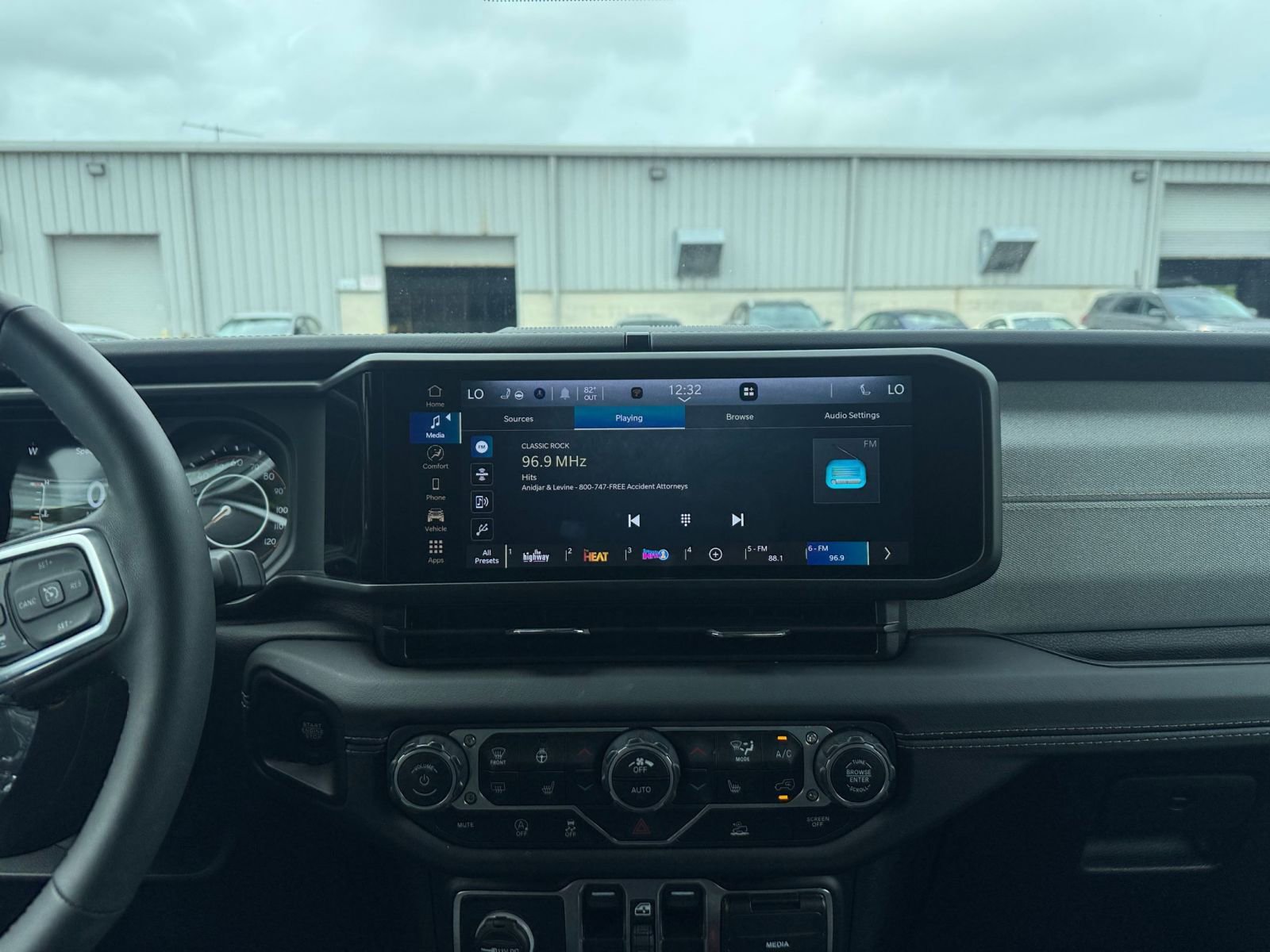 Thumbnail: 2025 Jeep Wrangler - 21