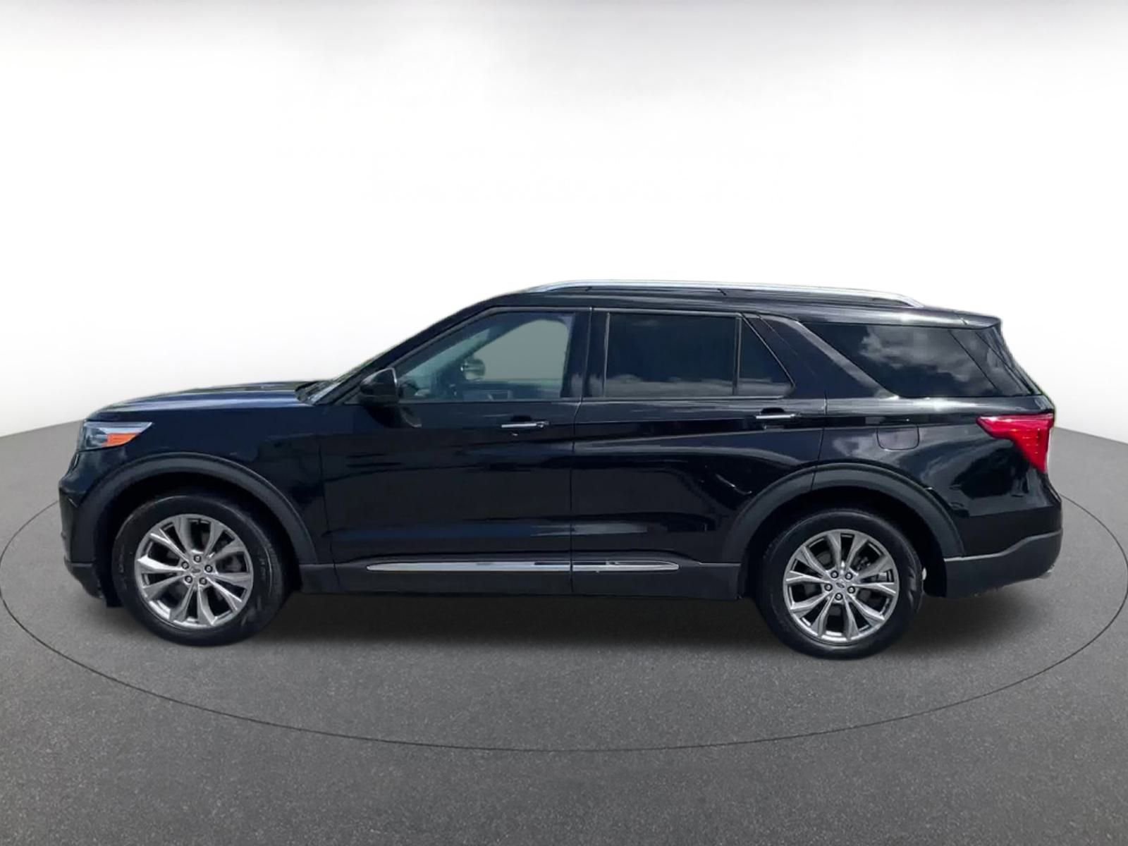 Thumbnail: 2023 Ford Explorer - 9