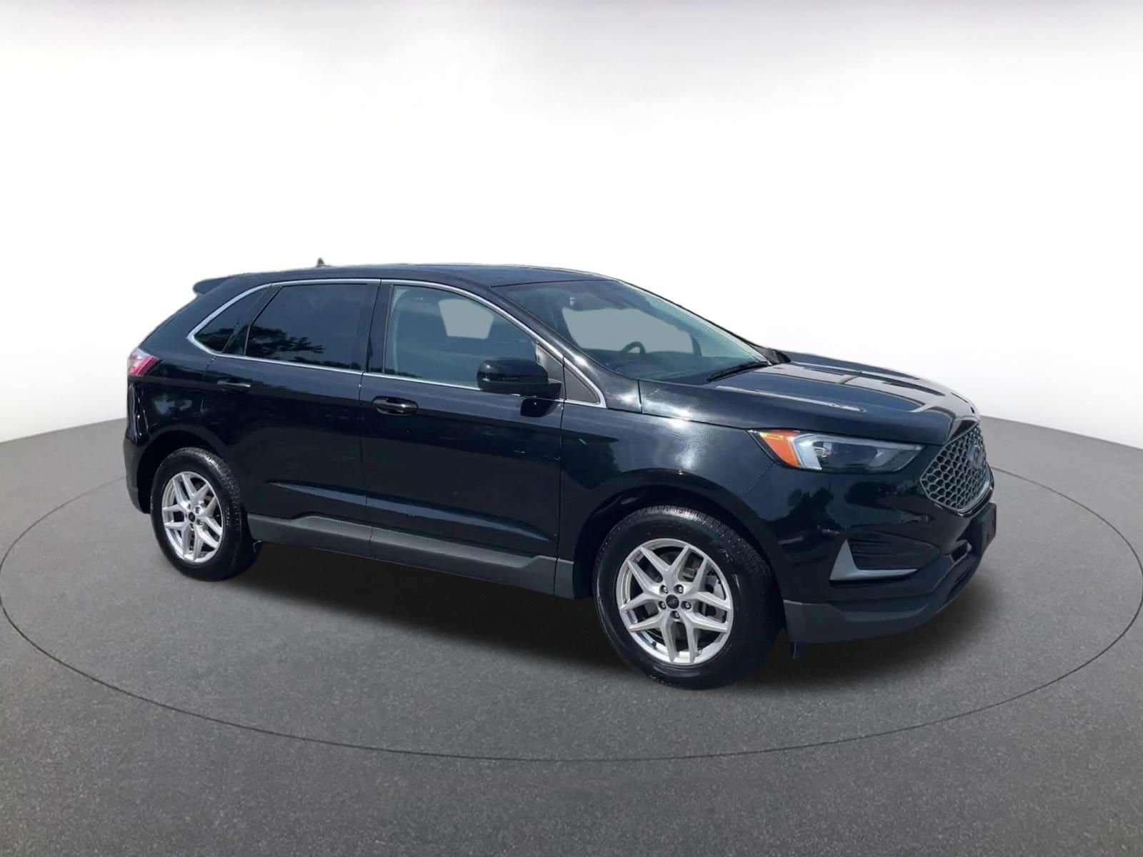 Thumbnail: 2023 Ford Edge - 2