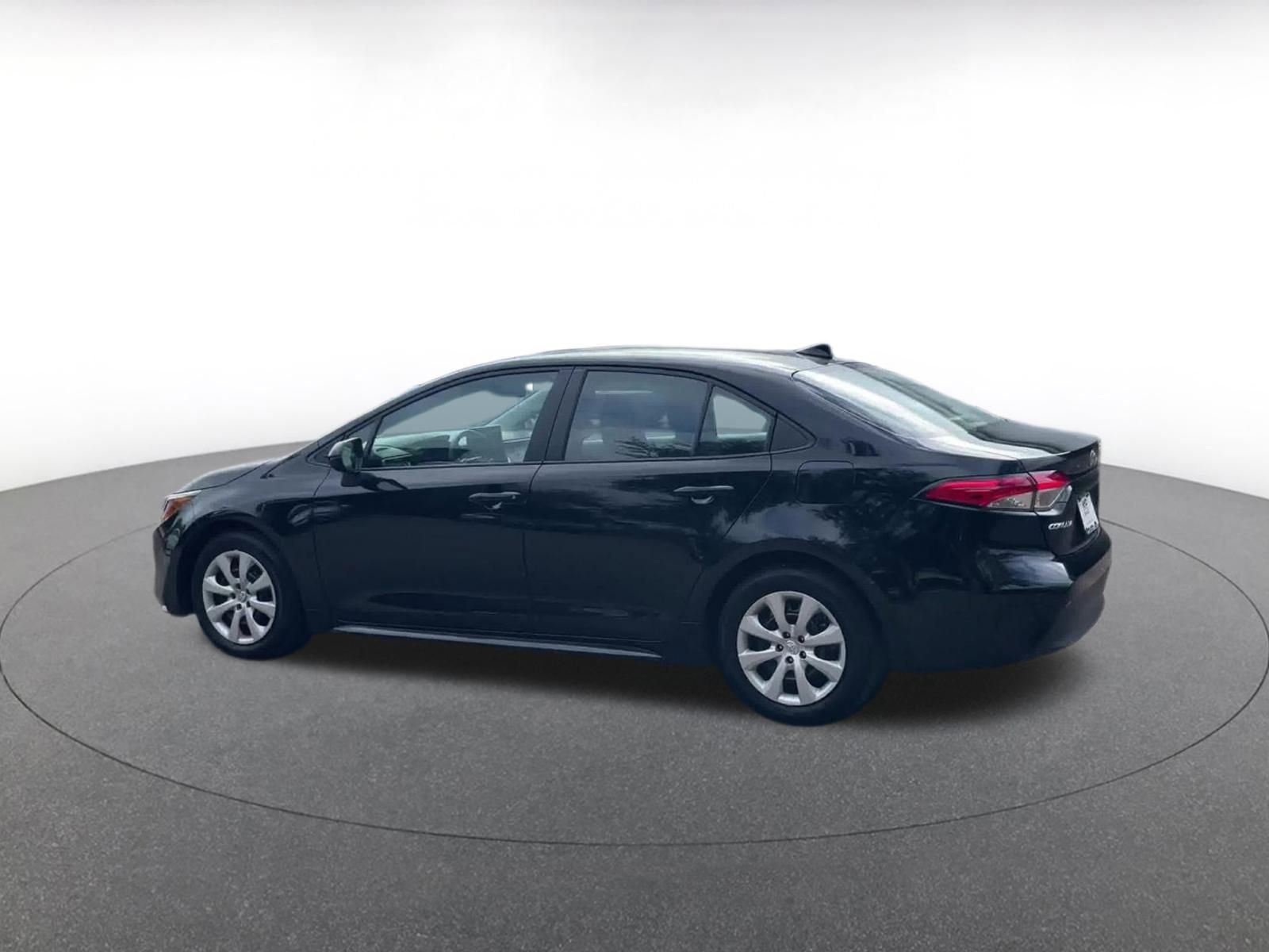 Thumbnail: 2025 Toyota Corolla - 8