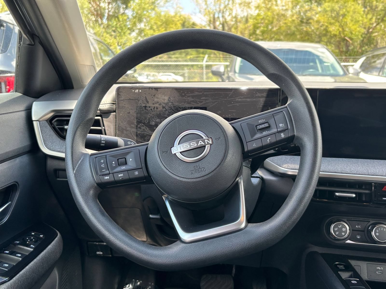 Thumbnail: 2025 Nissan Kicks - 25