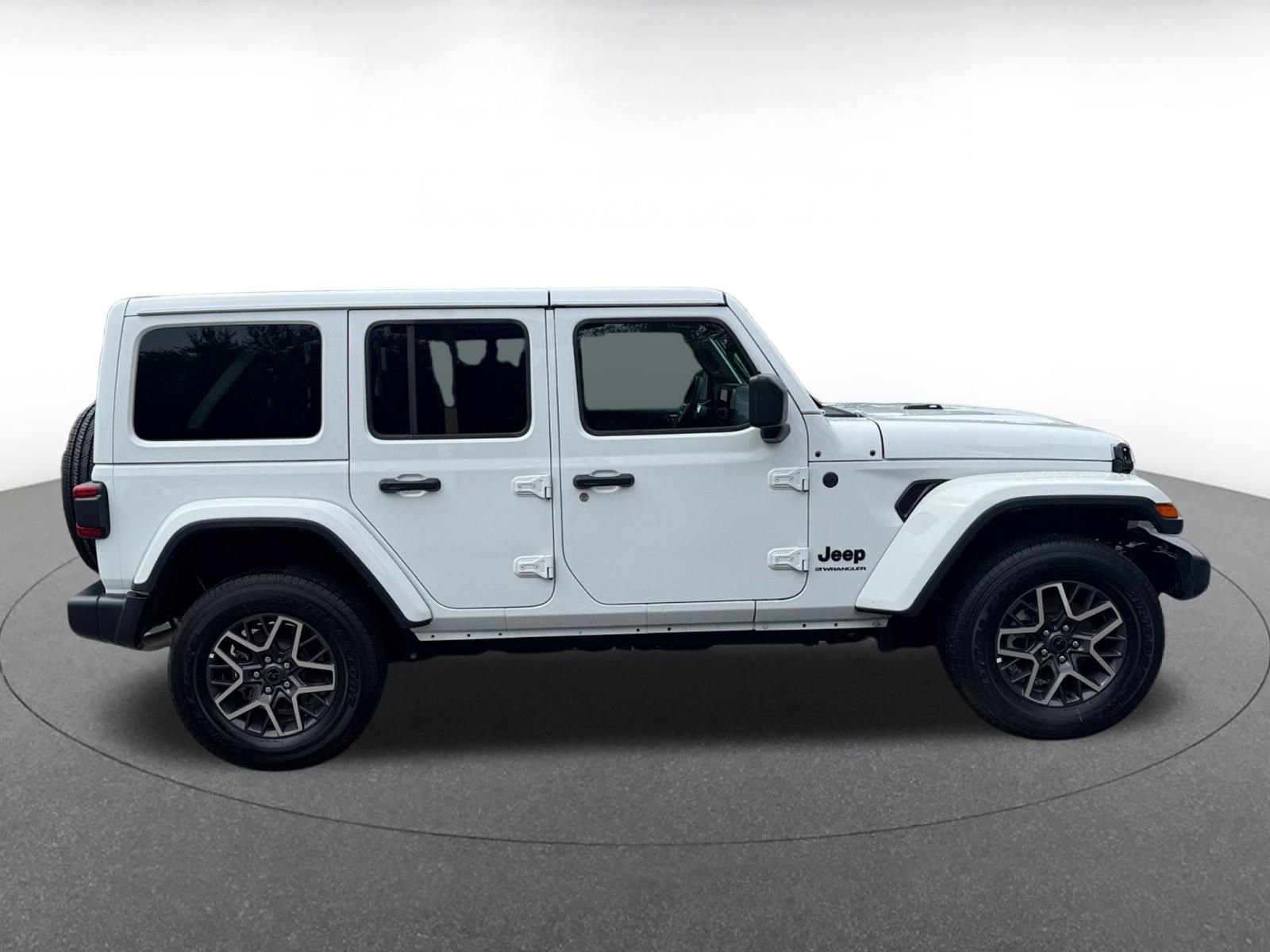 Thumbnail: 2025 Jeep Wrangler - 15