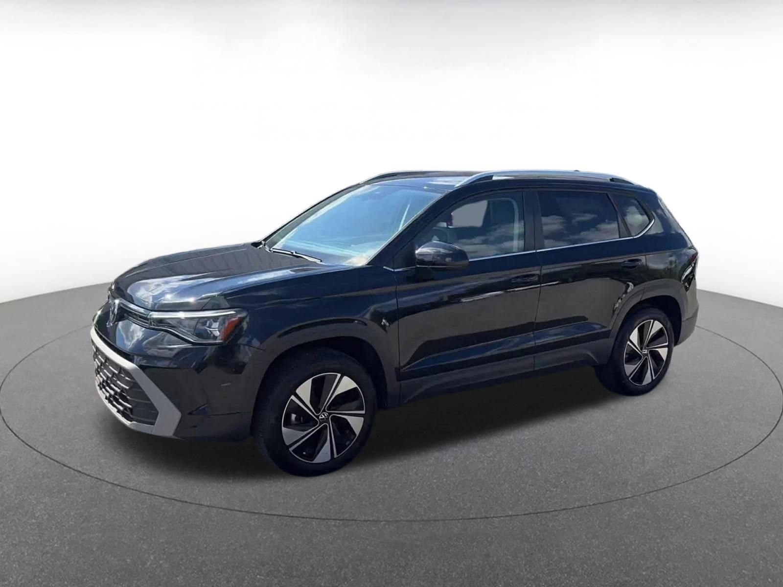 Thumbnail: 2025 Volkswagen Taos - 7