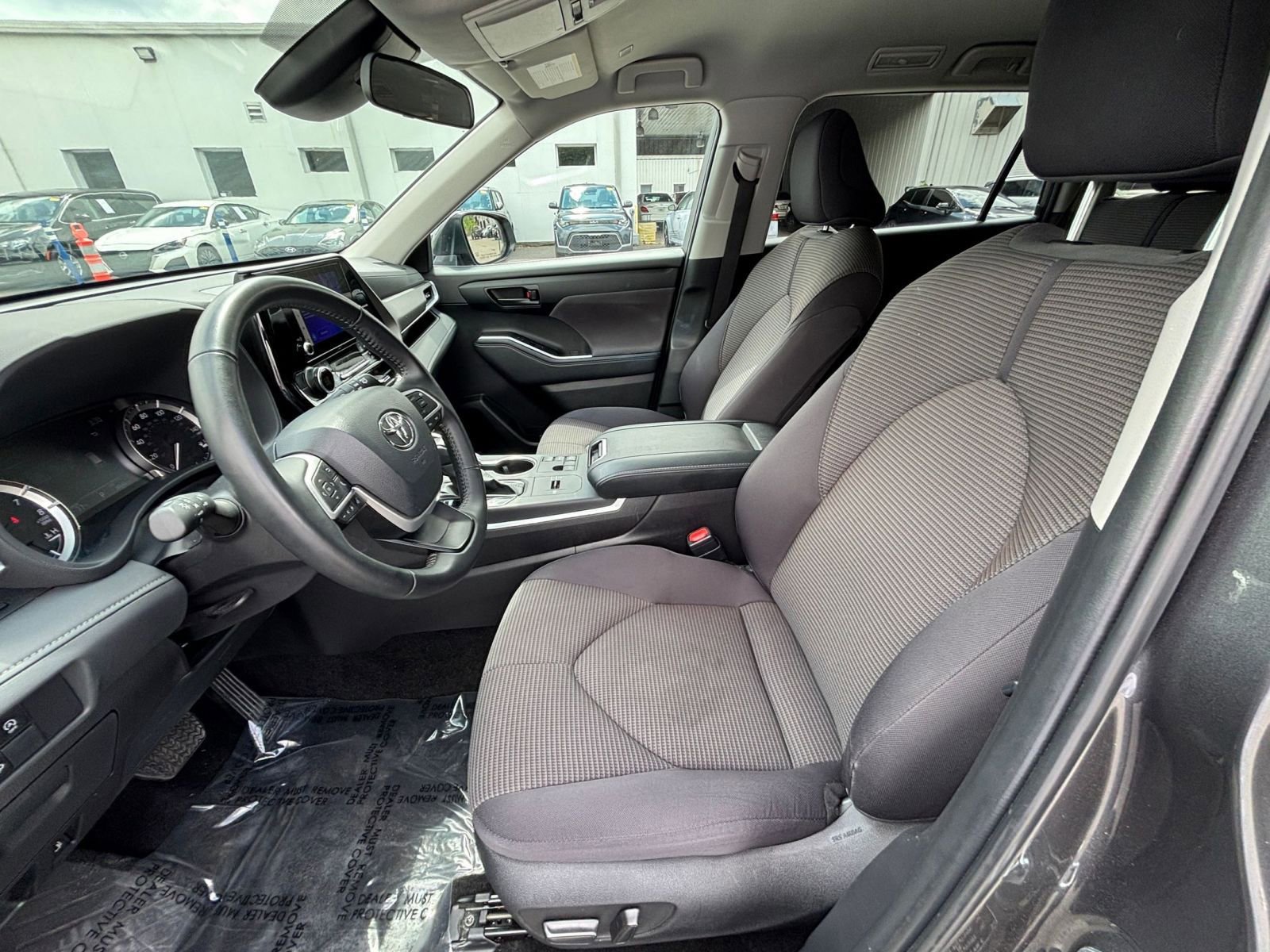 Thumbnail: 2025 Toyota Highlander - 29