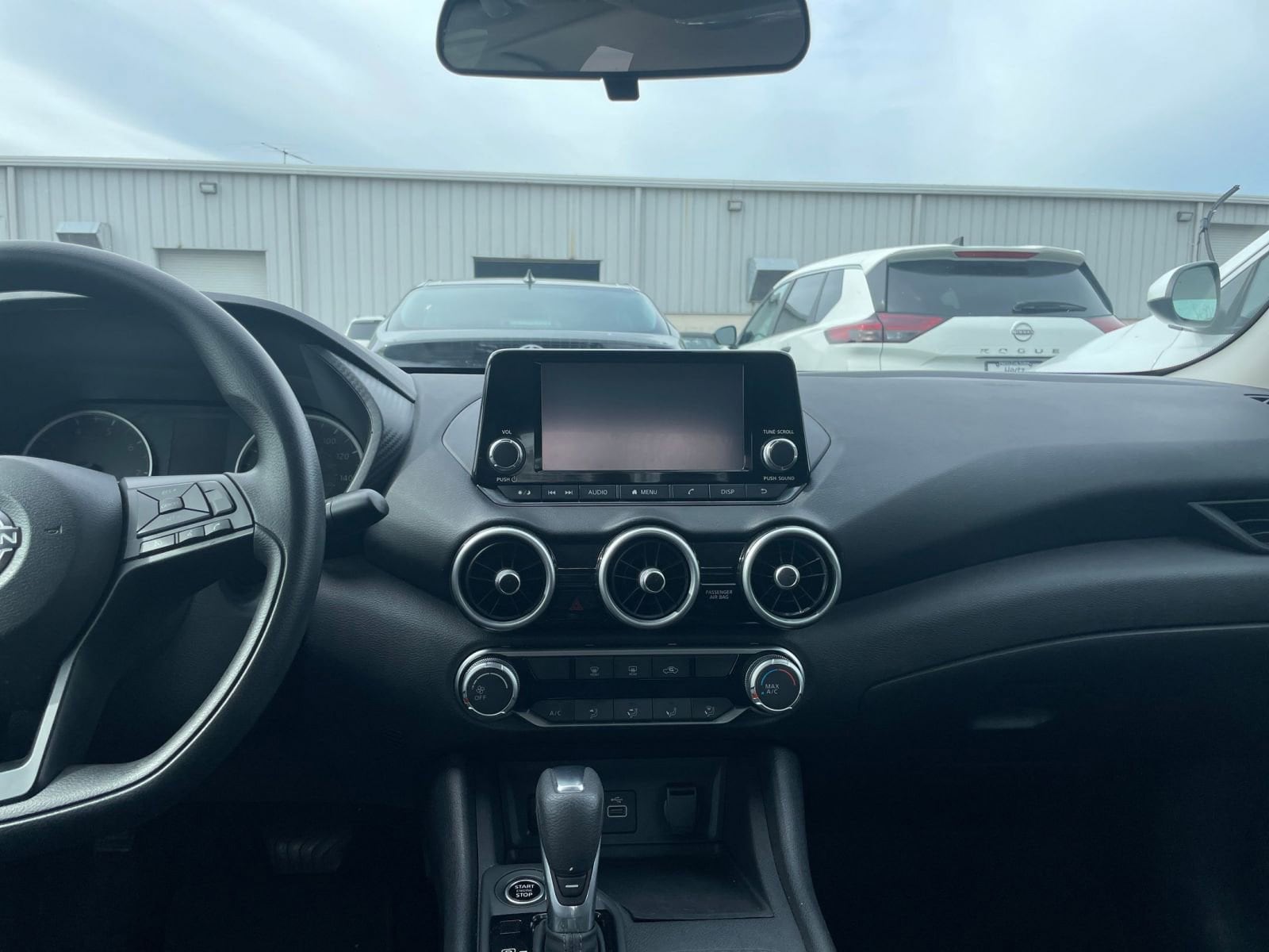 Thumbnail: 2025 Nissan Sentra - 18