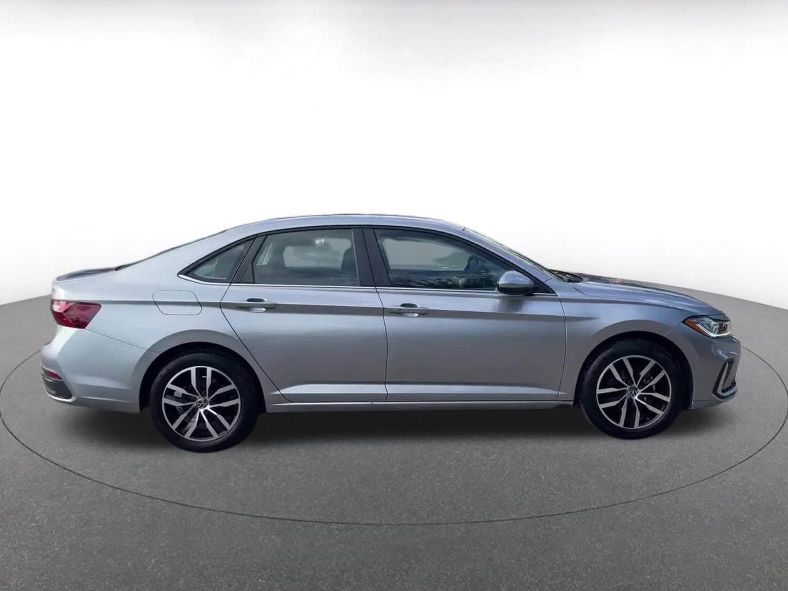 Thumbnail: 2025 Volkswagen Jetta - 16