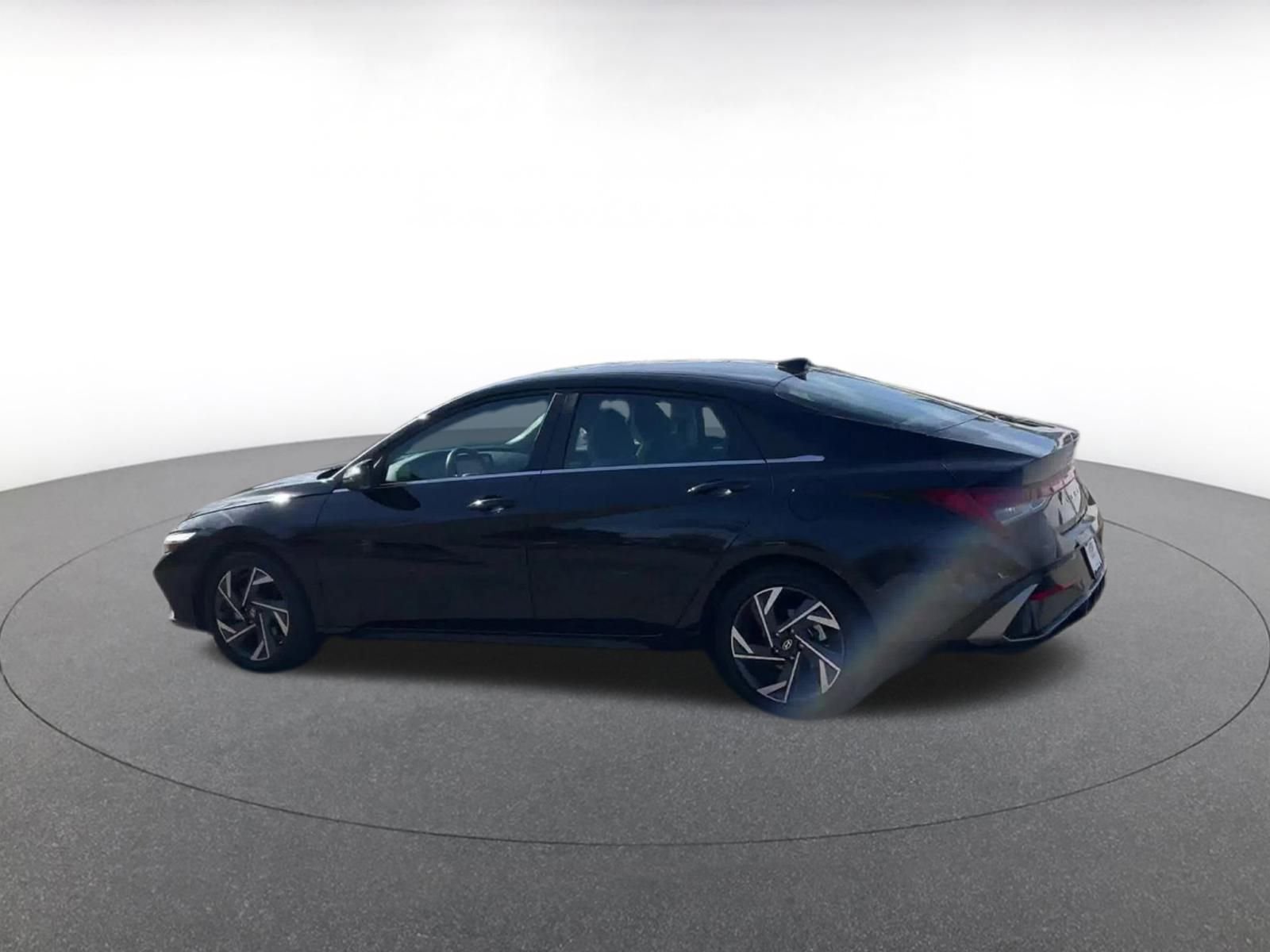 Thumbnail: 2025 Hyundai Elantra - 8