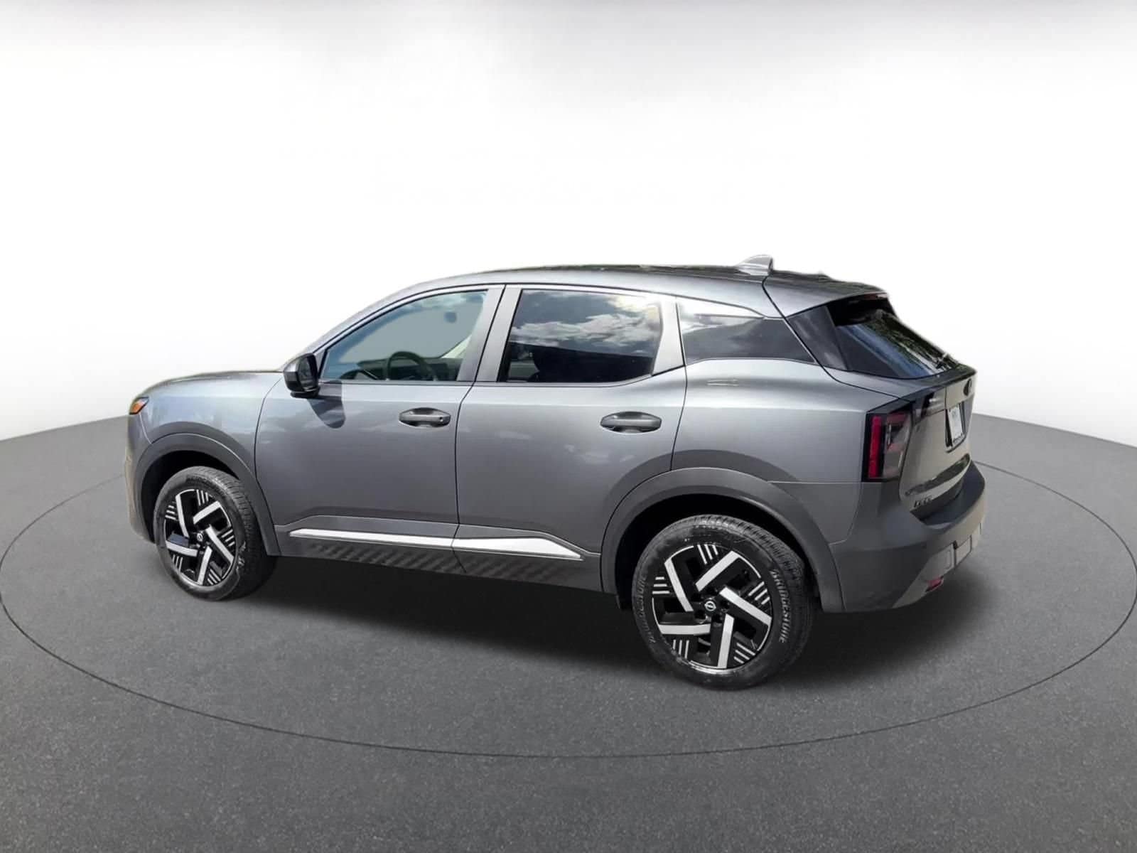 Thumbnail: 2025 Nissan Kicks - 9
