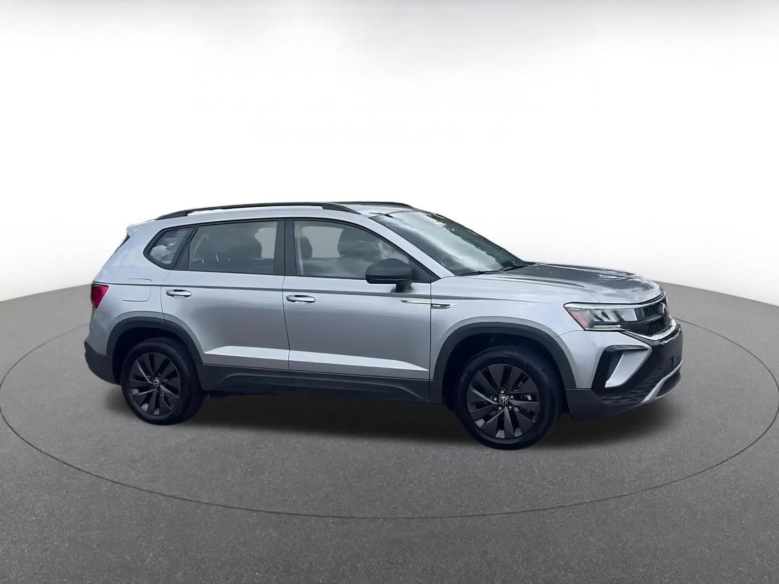 Thumbnail: 2024 Volkswagen Taos - 1