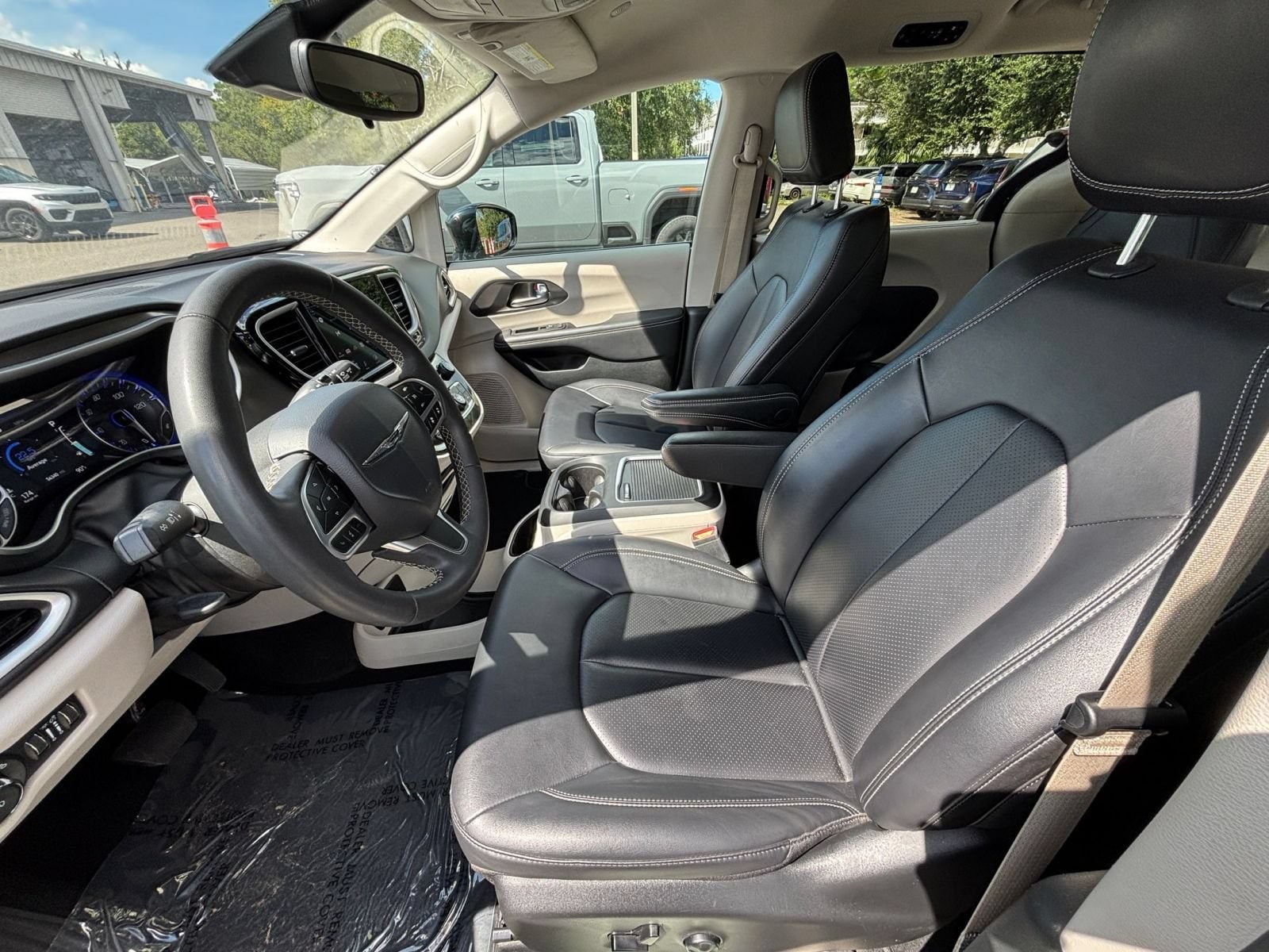Thumbnail: 2024 Chrysler Pacifica - 28