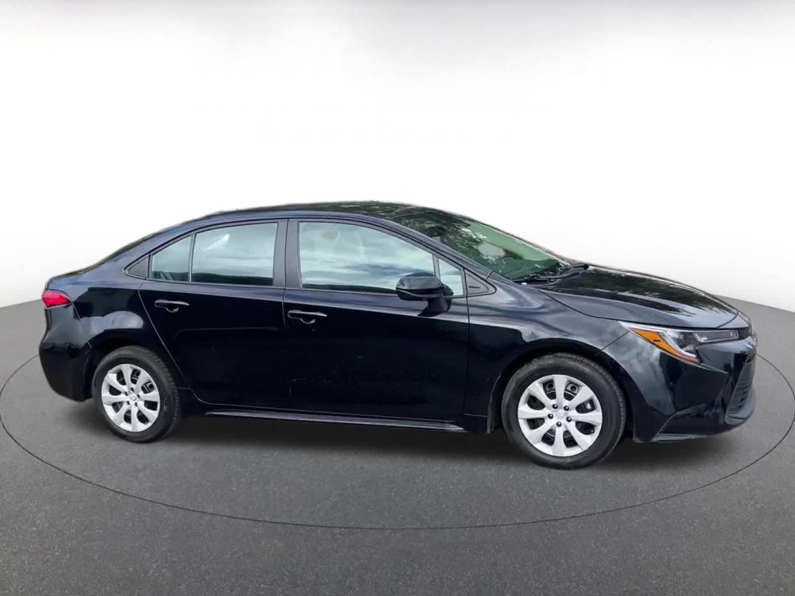 Thumbnail: 2025 Toyota Corolla - 16