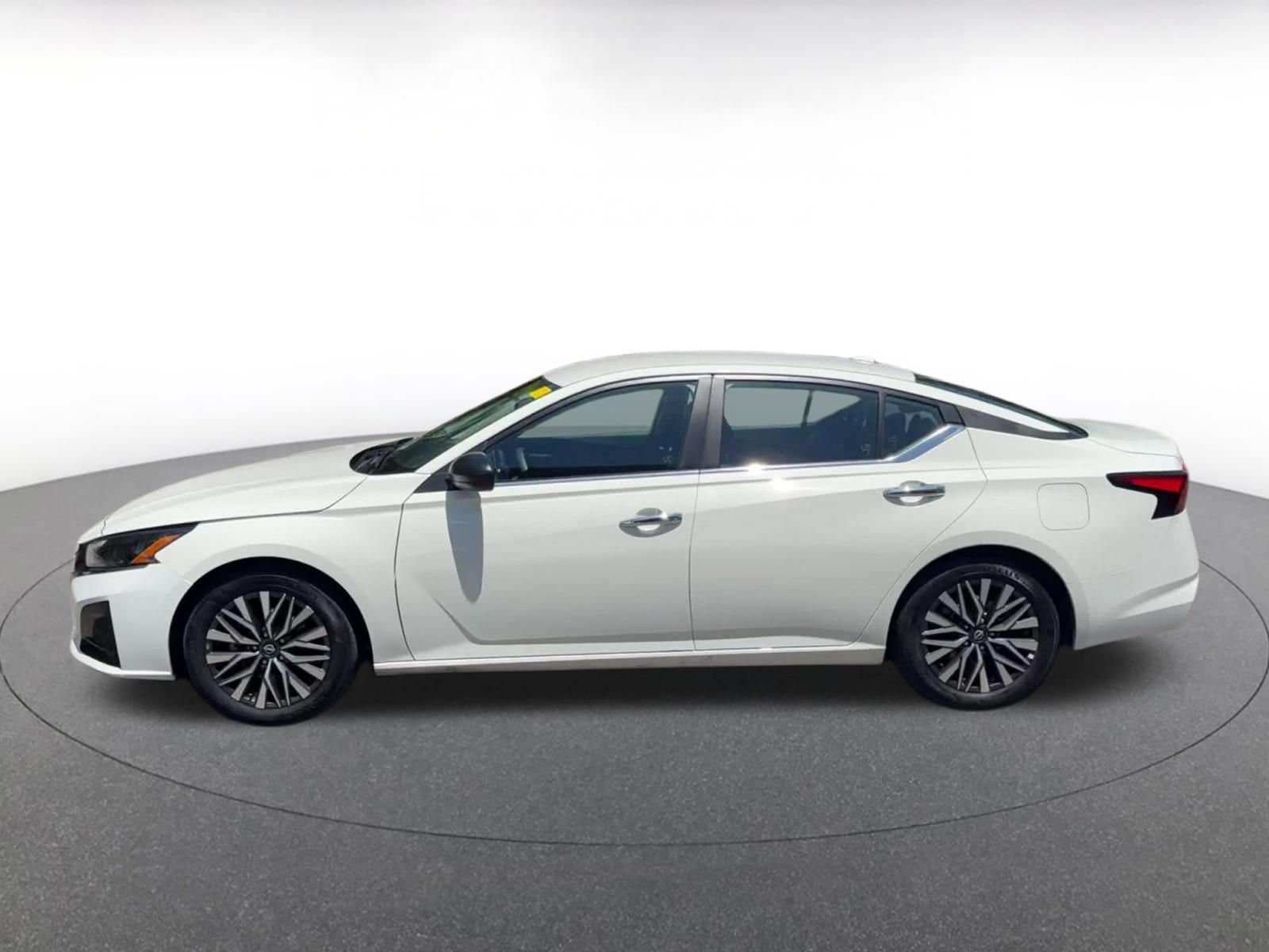 Thumbnail: 2025 Nissan Altima - 8