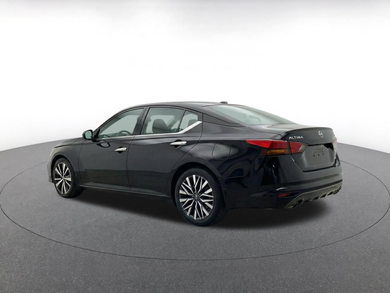 Thumbnail: 2025 Nissan Altima - 6