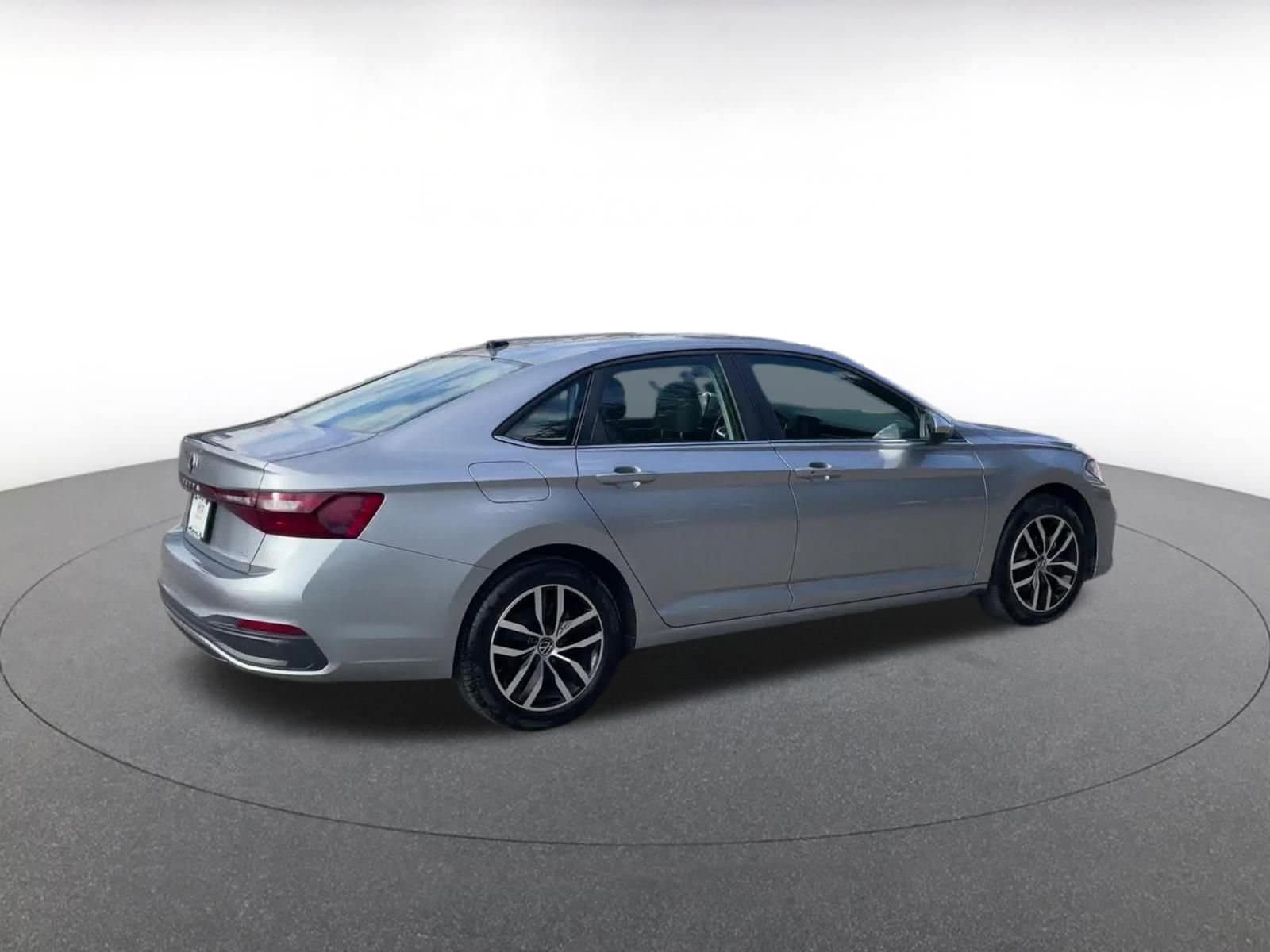 Thumbnail: 2025 Volkswagen Jetta - 14