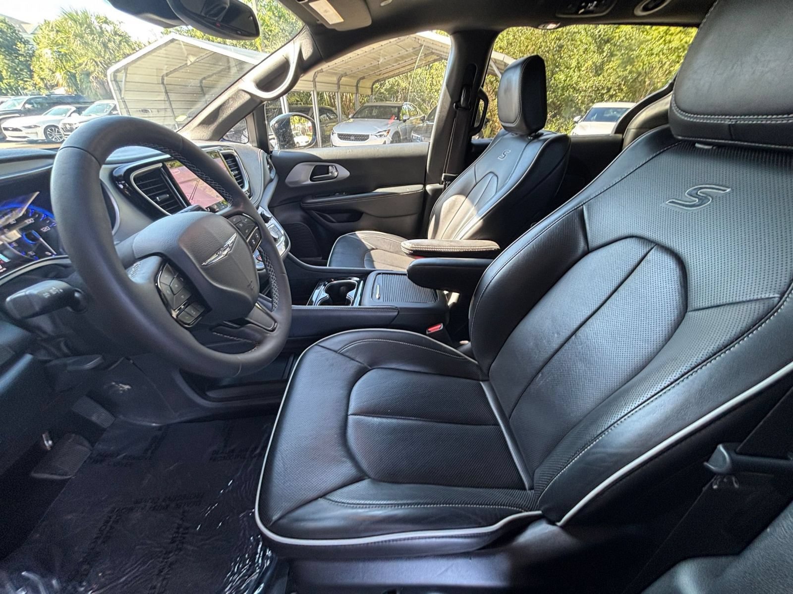 Thumbnail: 2025 Chrysler Pacifica - 25