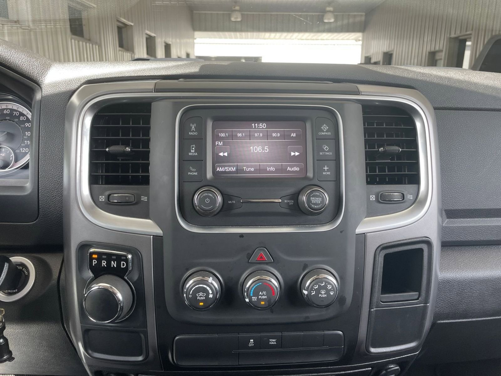 Thumbnail: 2022 RAM 1500 Classic - 21