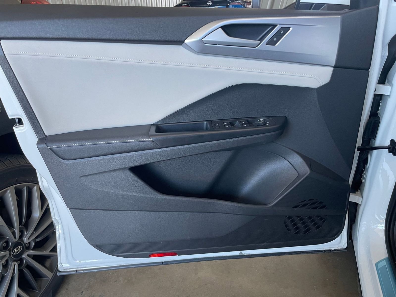 Thumbnail: 2025 Volkswagen Taos - 20