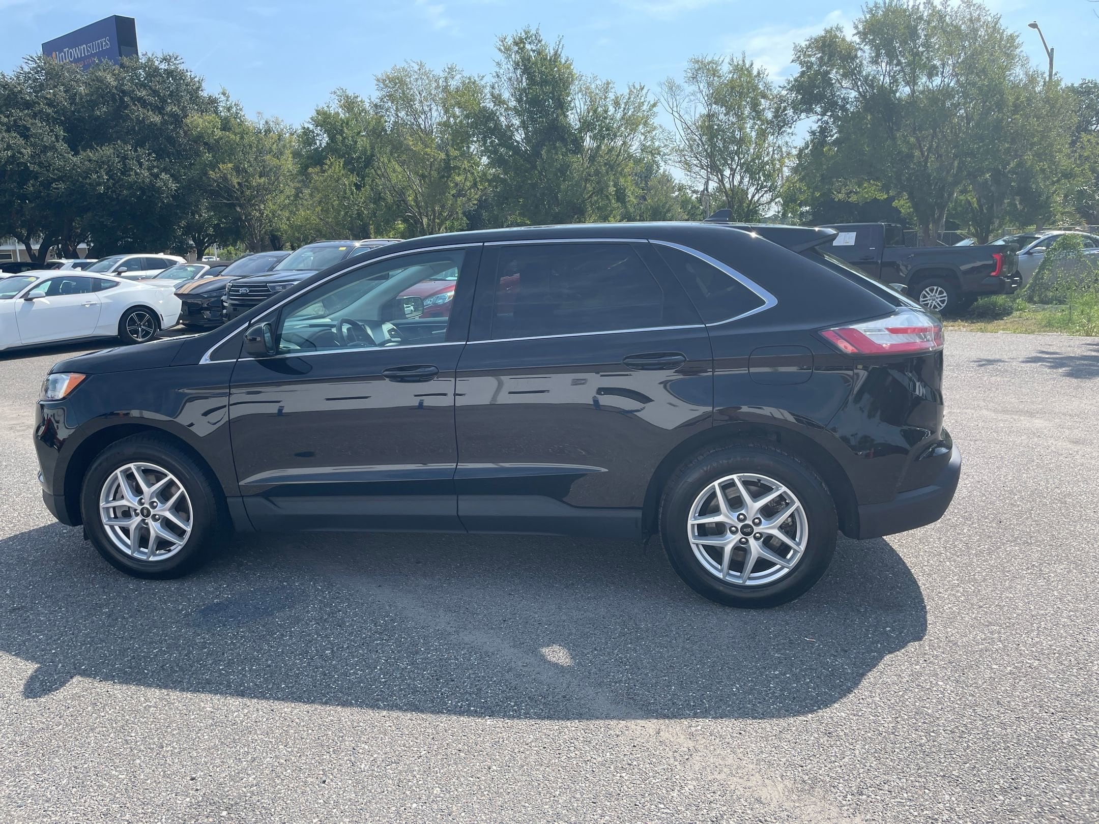 Thumbnail: 2023 Ford Edge - 15