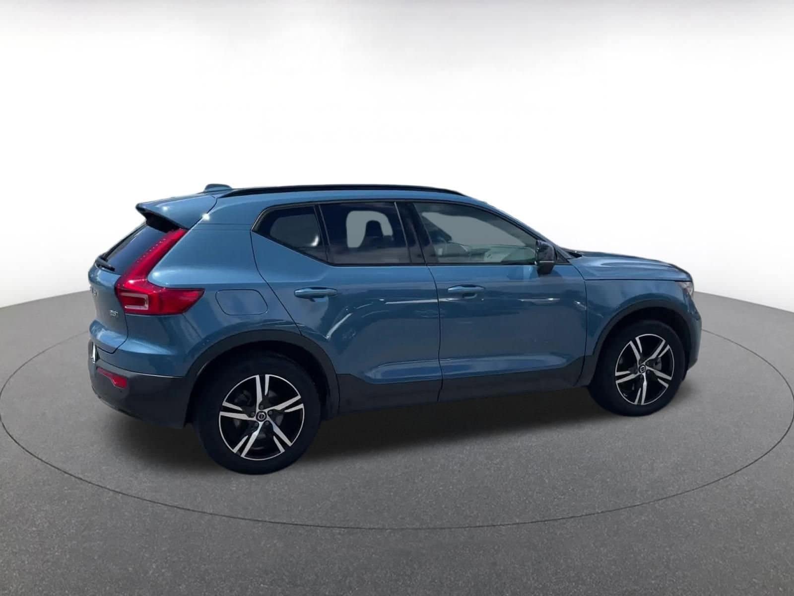 Thumbnail: 2024 Volvo XC40 - 15