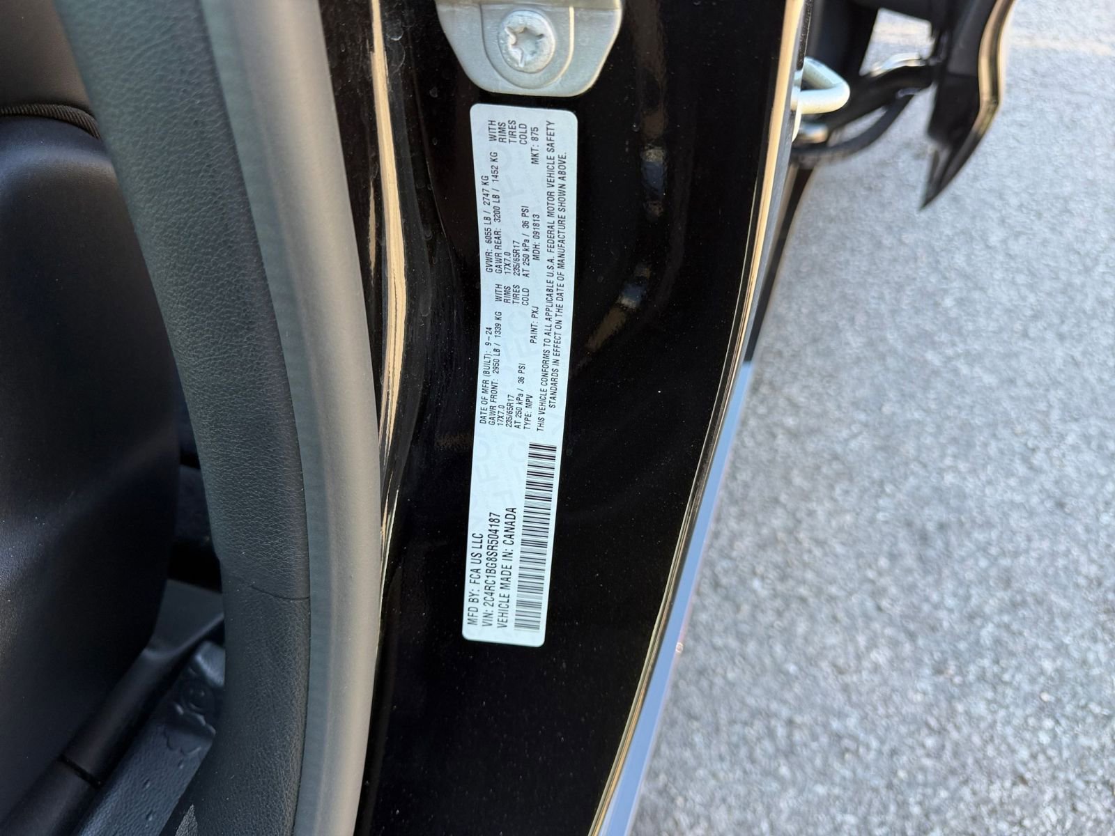 Thumbnail: 2025 Chrysler Pacifica - 30