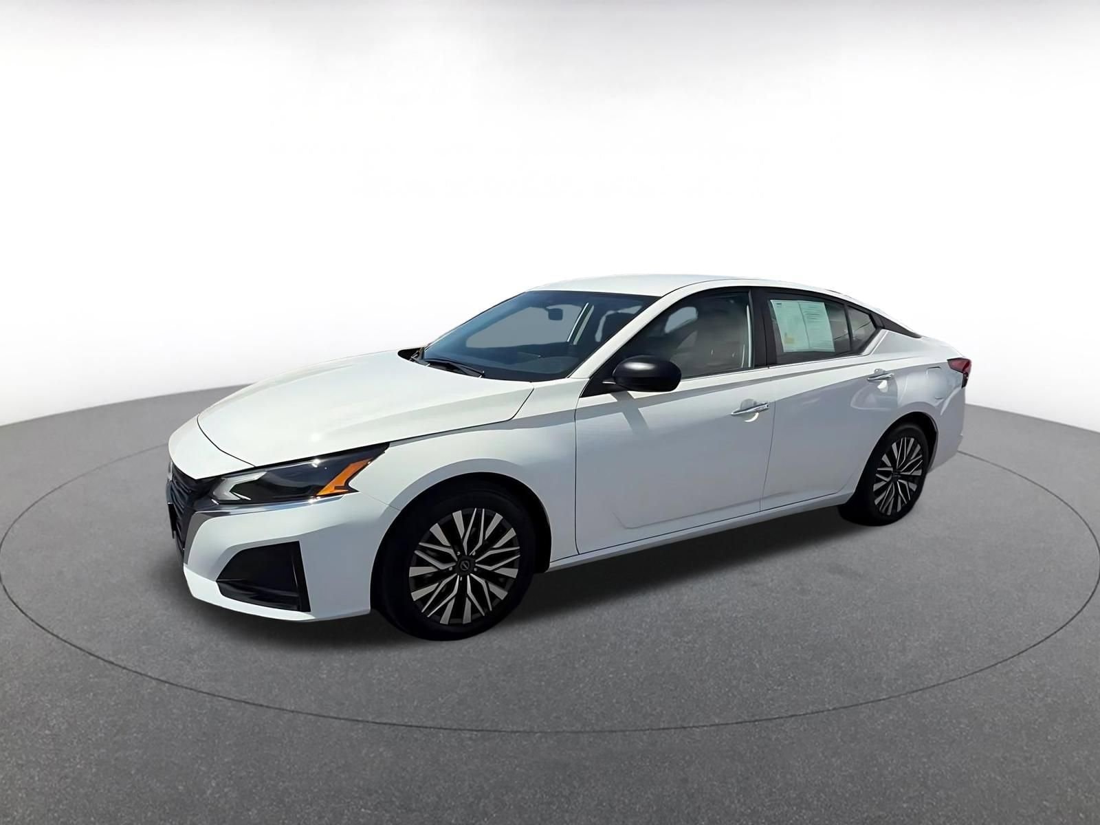 Thumbnail: 2025 Nissan Altima - 8