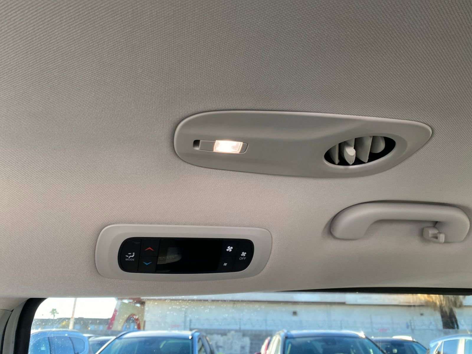 Thumbnail: 2024 Chrysler Voyager - 25