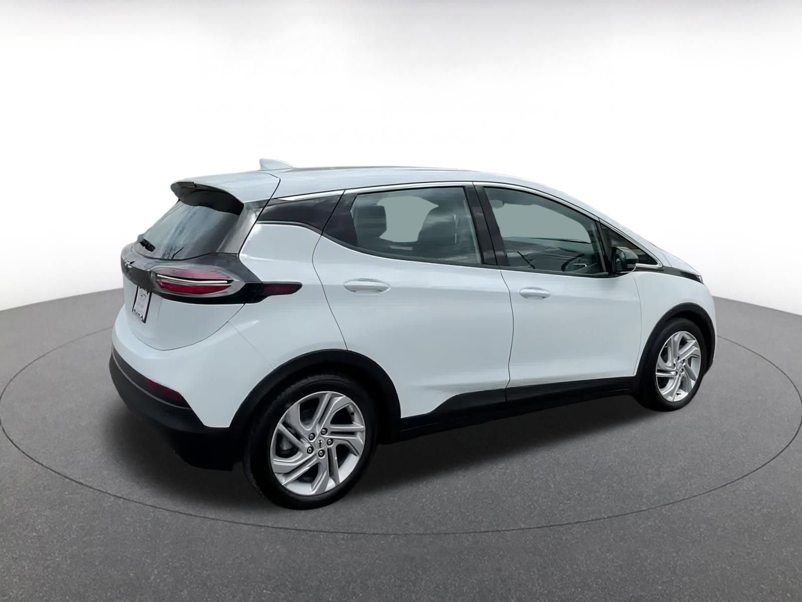 Thumbnail: 2023 Chevrolet Bolt EV - 15