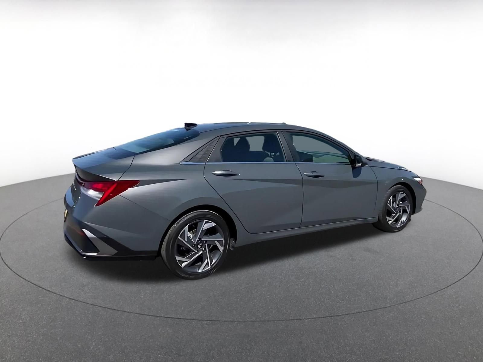 Thumbnail: 2025 Hyundai Elantra - 15