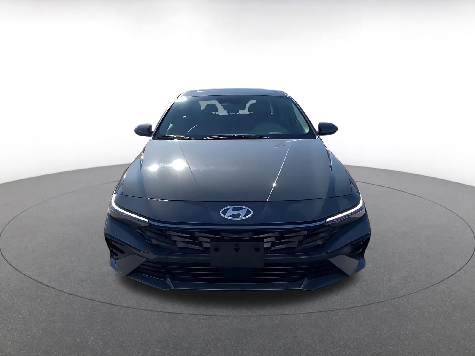 Thumbnail: 2025 Hyundai Elantra - 4