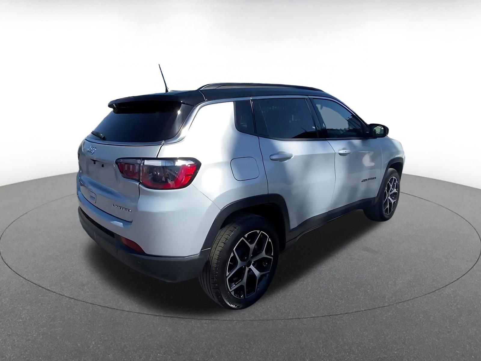 Thumbnail: 2025 Jeep Compass - 15