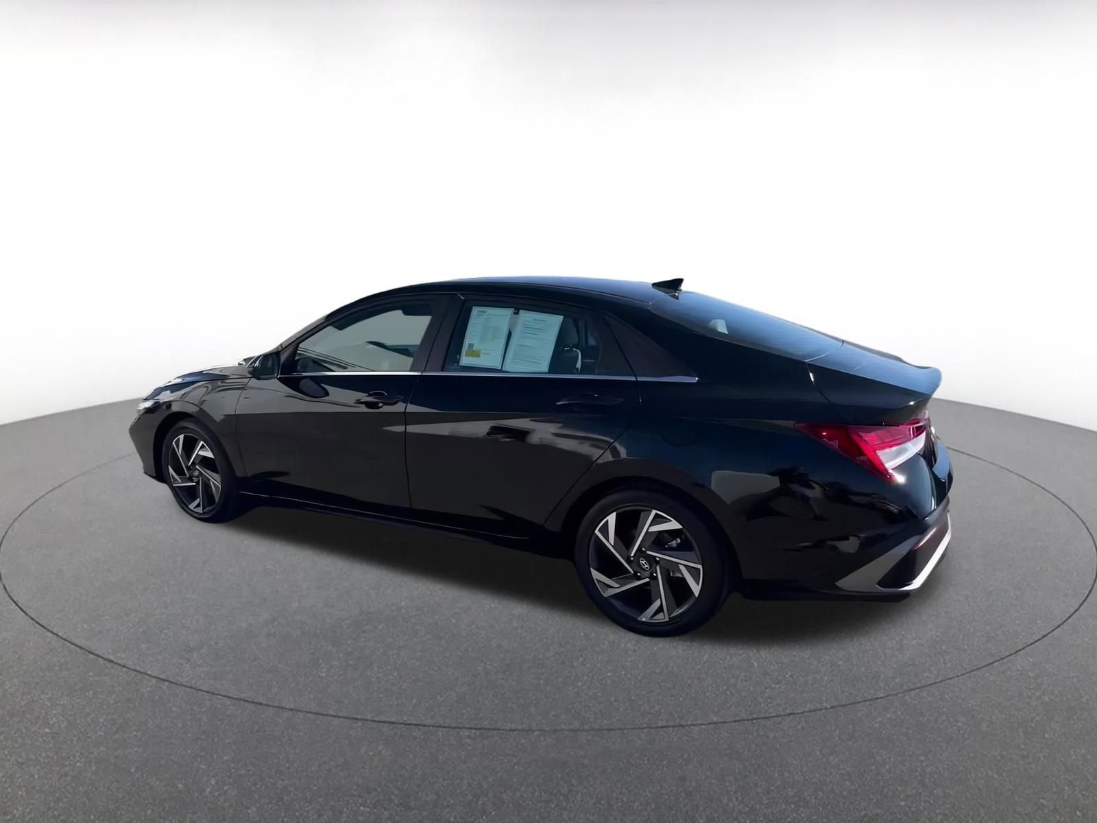 Thumbnail: 2025 Hyundai Elantra - 10