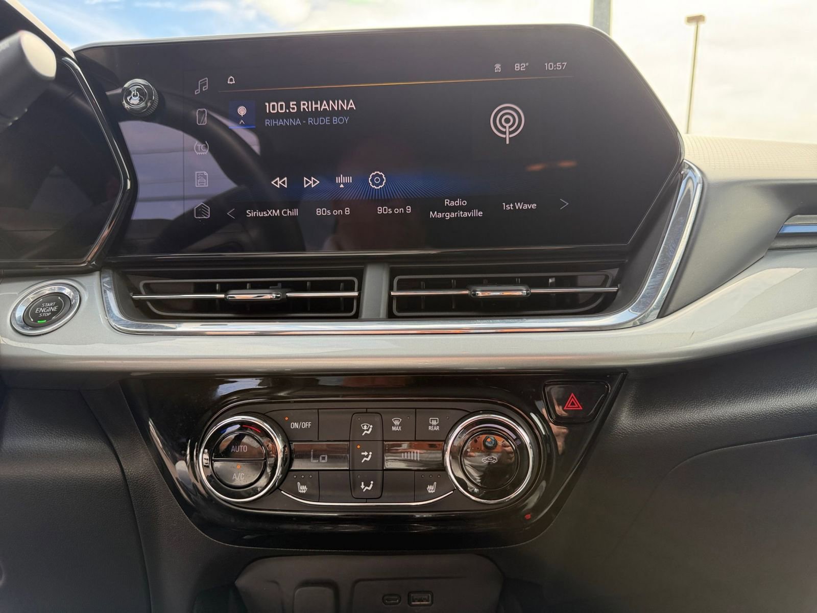 Thumbnail: 2025 Chevrolet Trax - 17