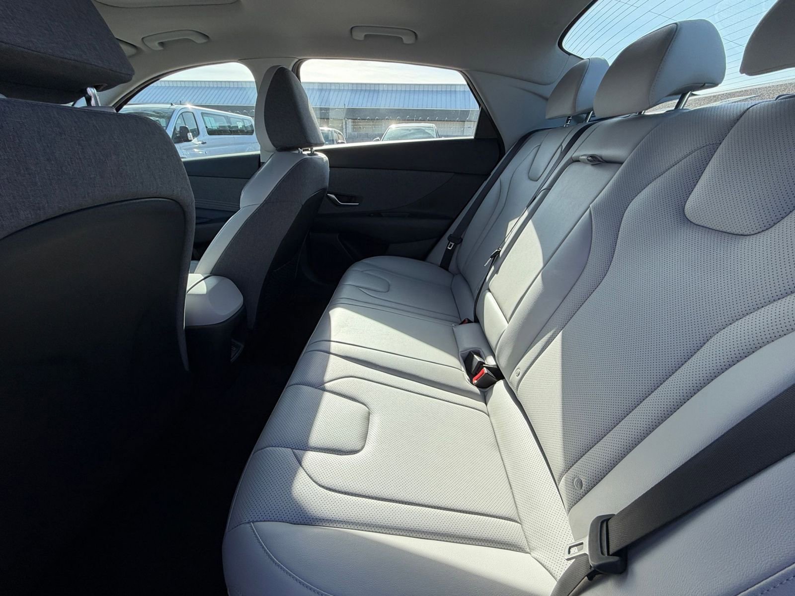 Thumbnail: 2025 Hyundai Elantra - 25