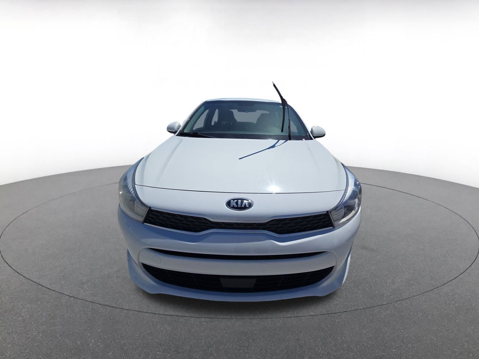Thumbnail: 2019 Kia Rio - 3