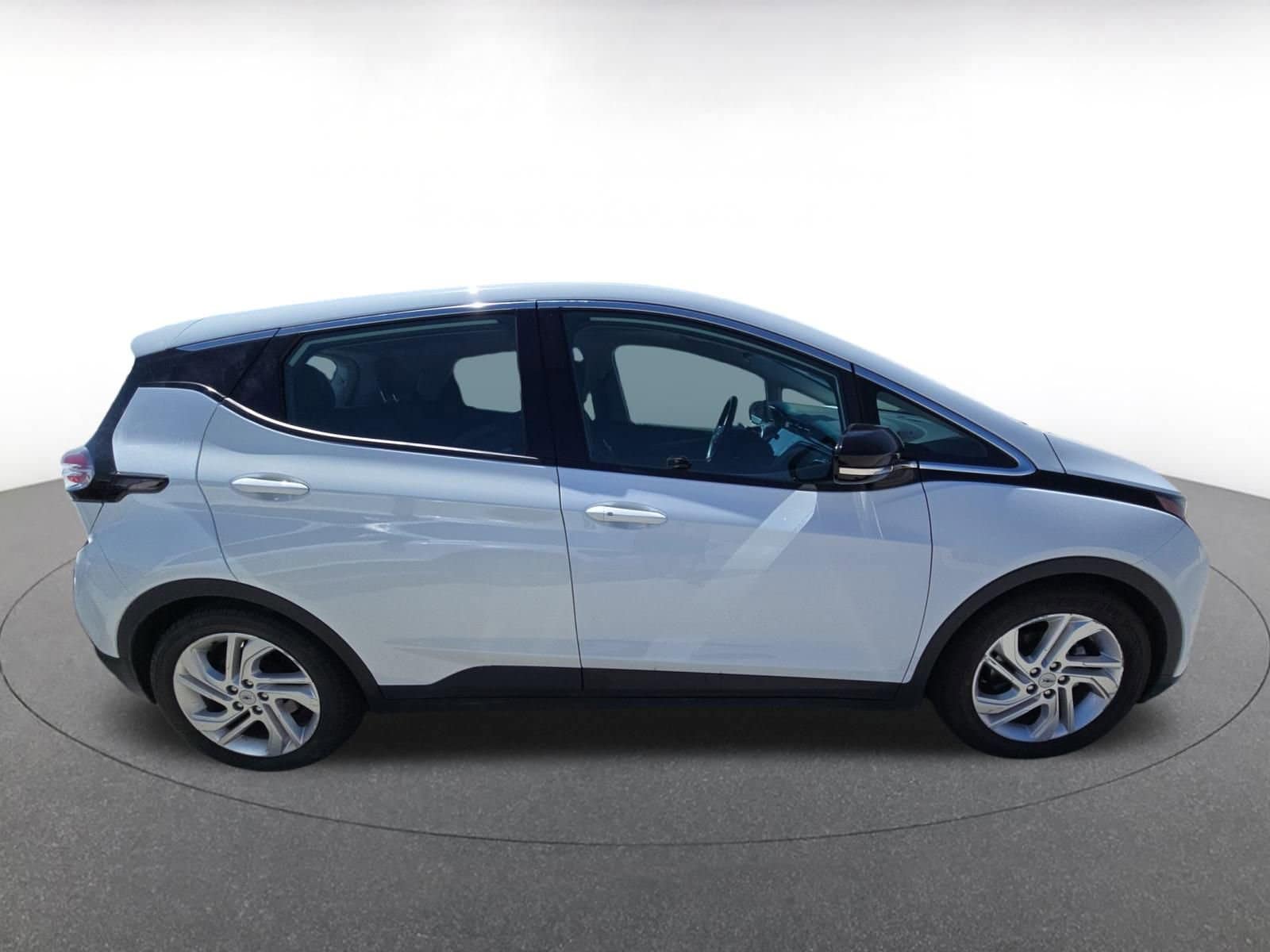 Thumbnail: 2023 Chevrolet Bolt EV - 9