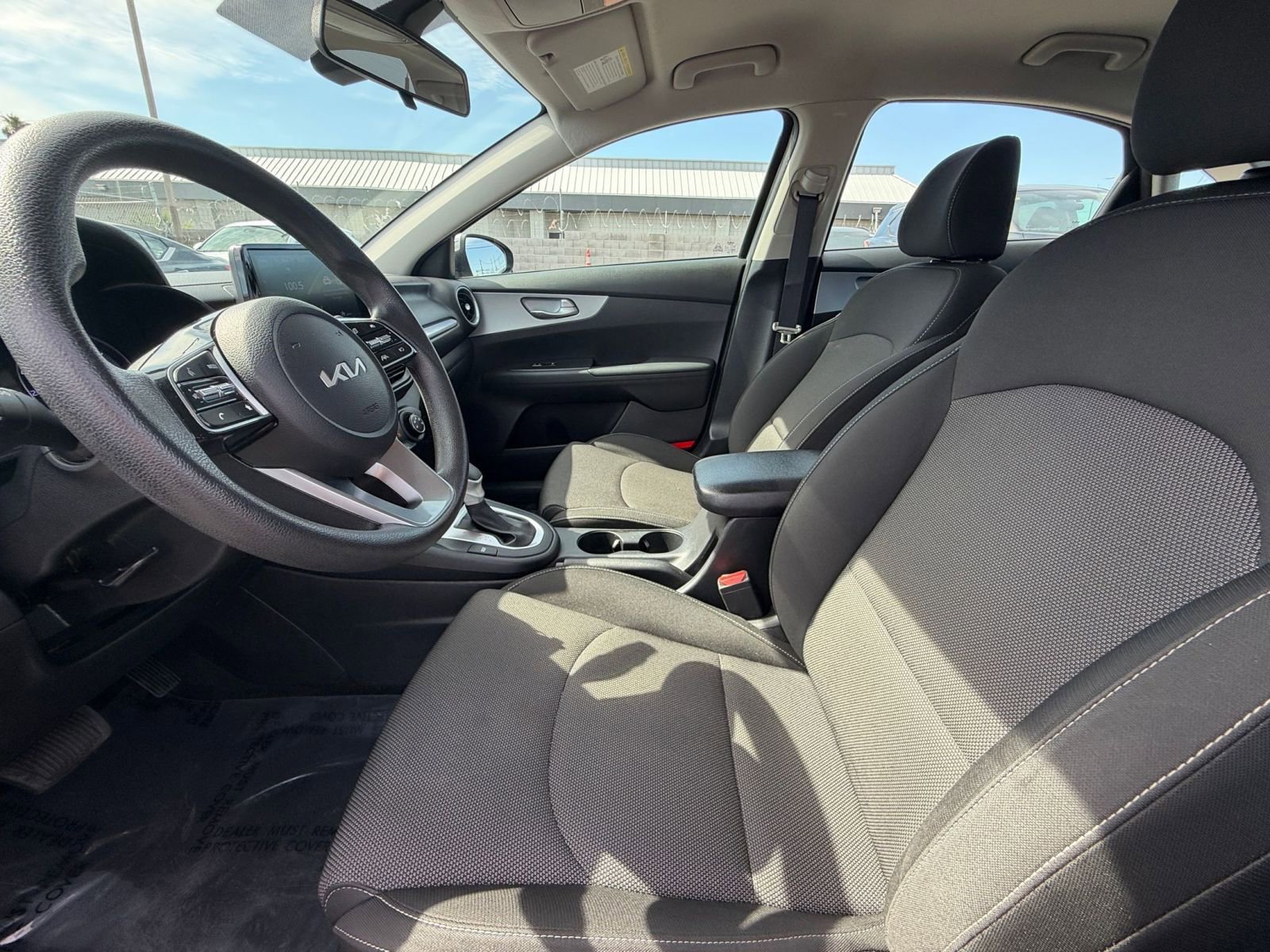 Thumbnail: 2023 Kia Forte - 24