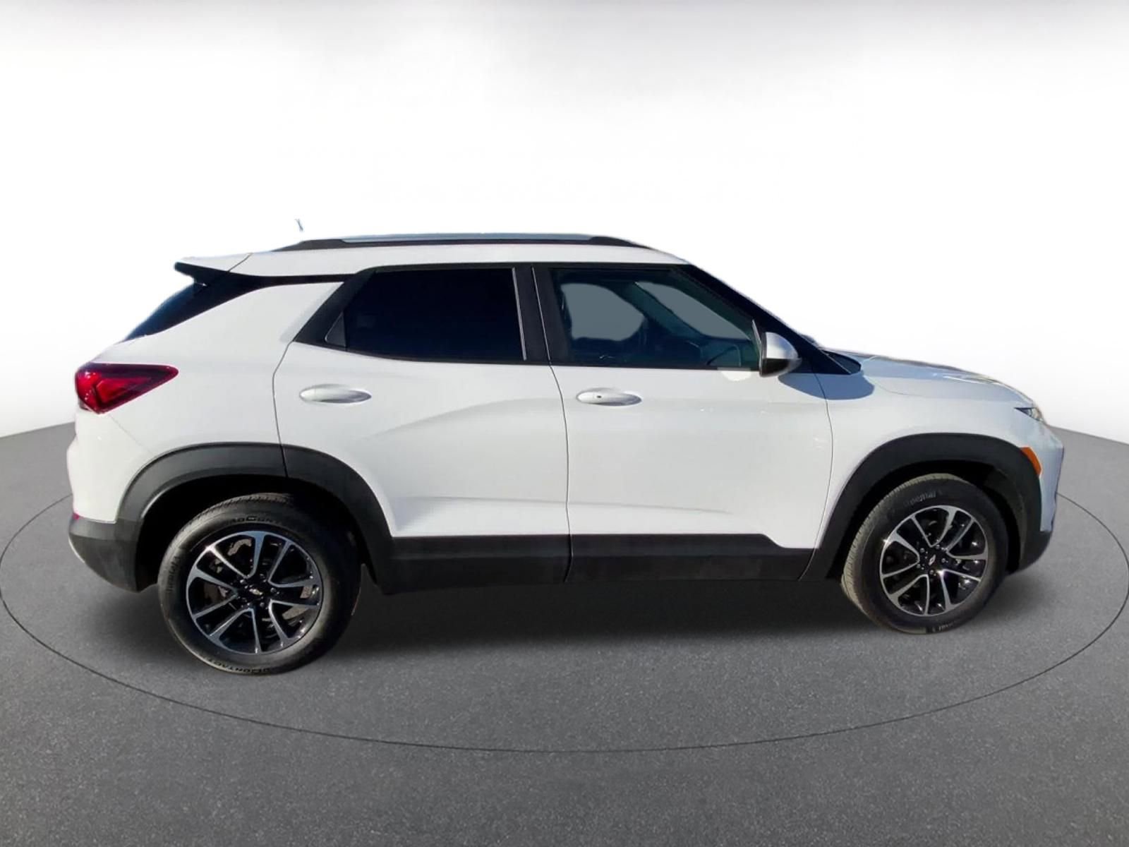 Thumbnail: 2025 Chevrolet TrailBlazer - 16