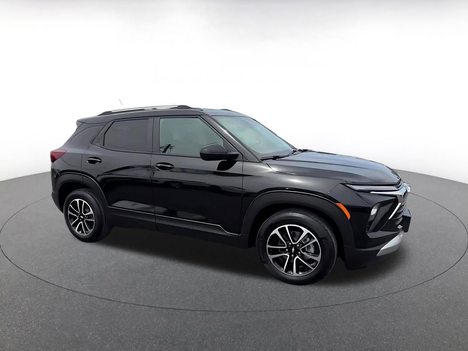 Thumbnail: 2025 Chevrolet TrailBlazer - 2