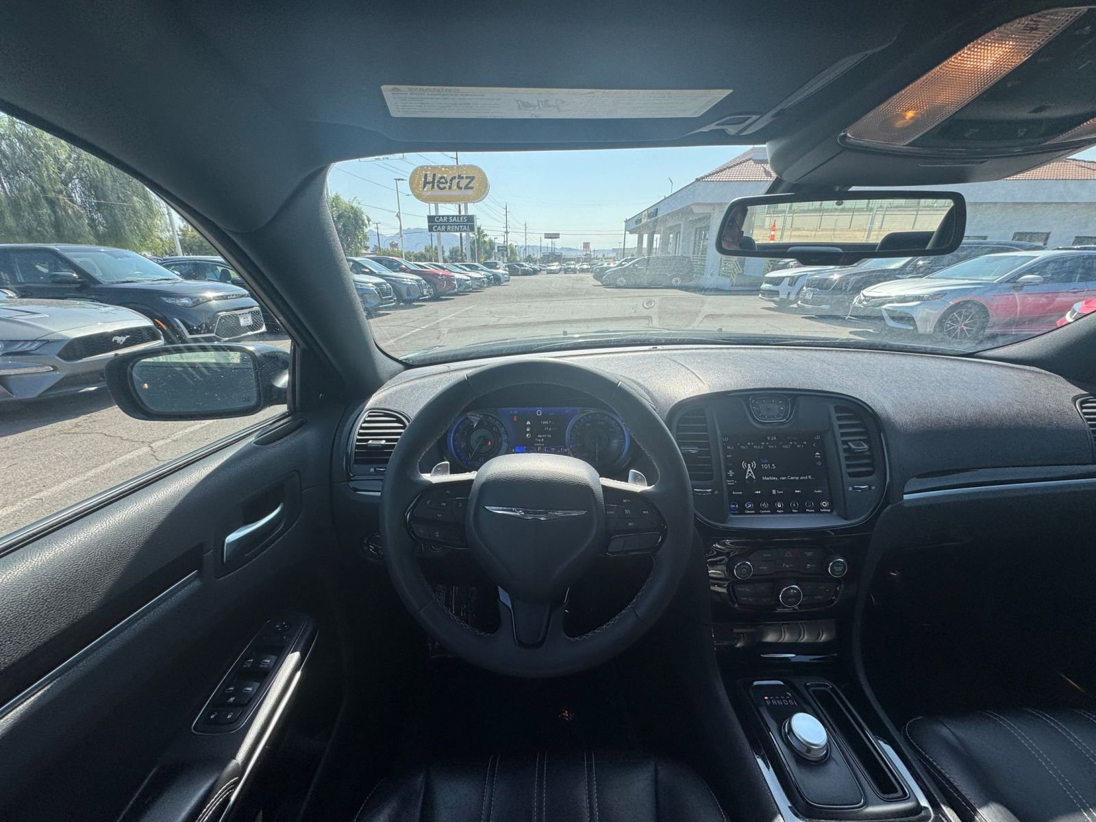 Thumbnail: 2022 Chrysler 300 - 28