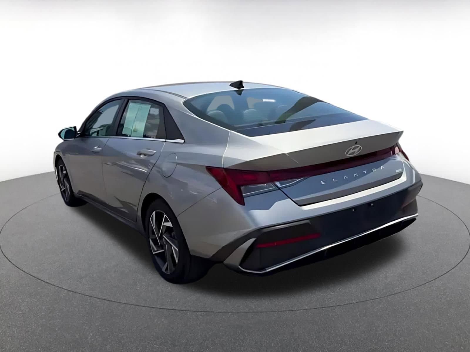 Thumbnail: 2025 Hyundai Elantra - 11