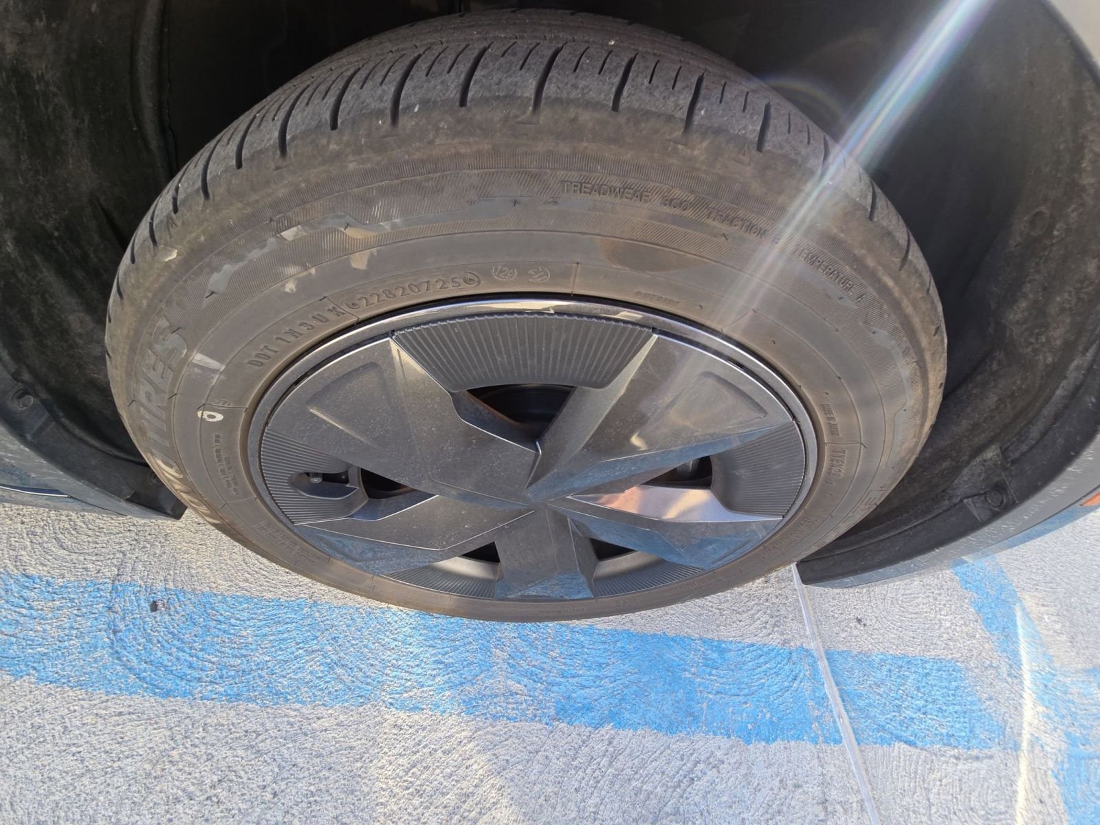 Thumbnail: 2025 Toyota Prius - 10