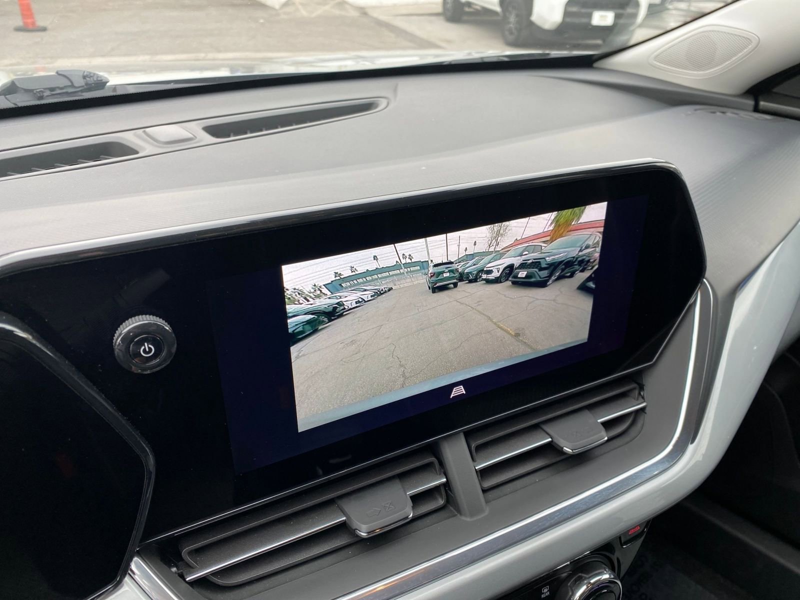 Thumbnail: 2025 Chevrolet Trax - 17