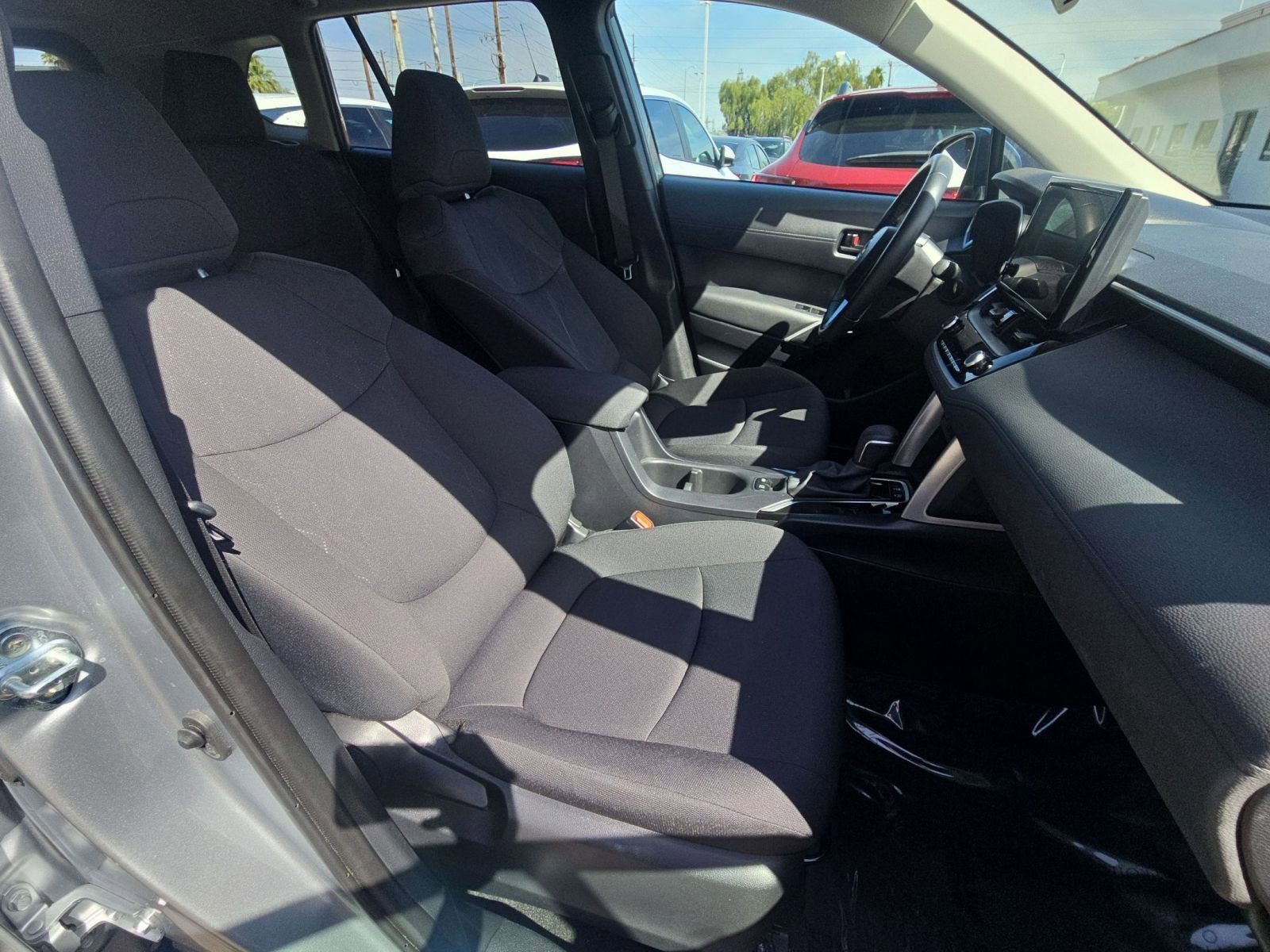 Thumbnail: 2025 Toyota Corolla Cross - 12