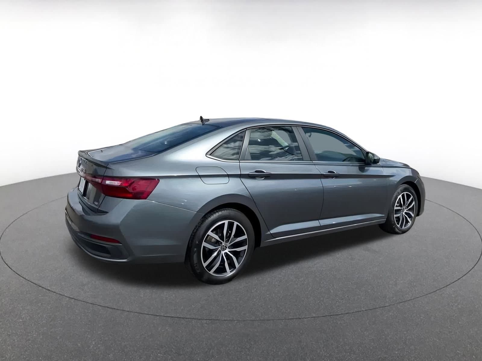 Thumbnail: 2025 Volkswagen Jetta - 15